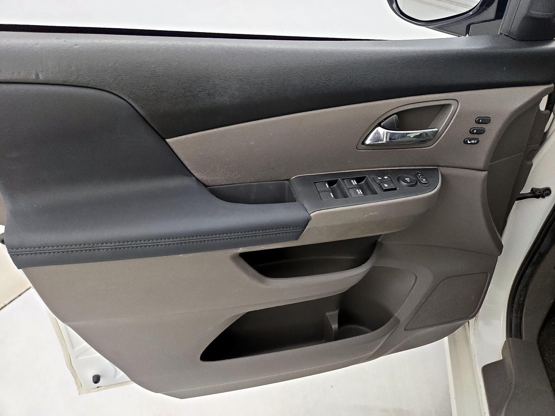 Thumbnail: 2014 Honda Odyssey - 12