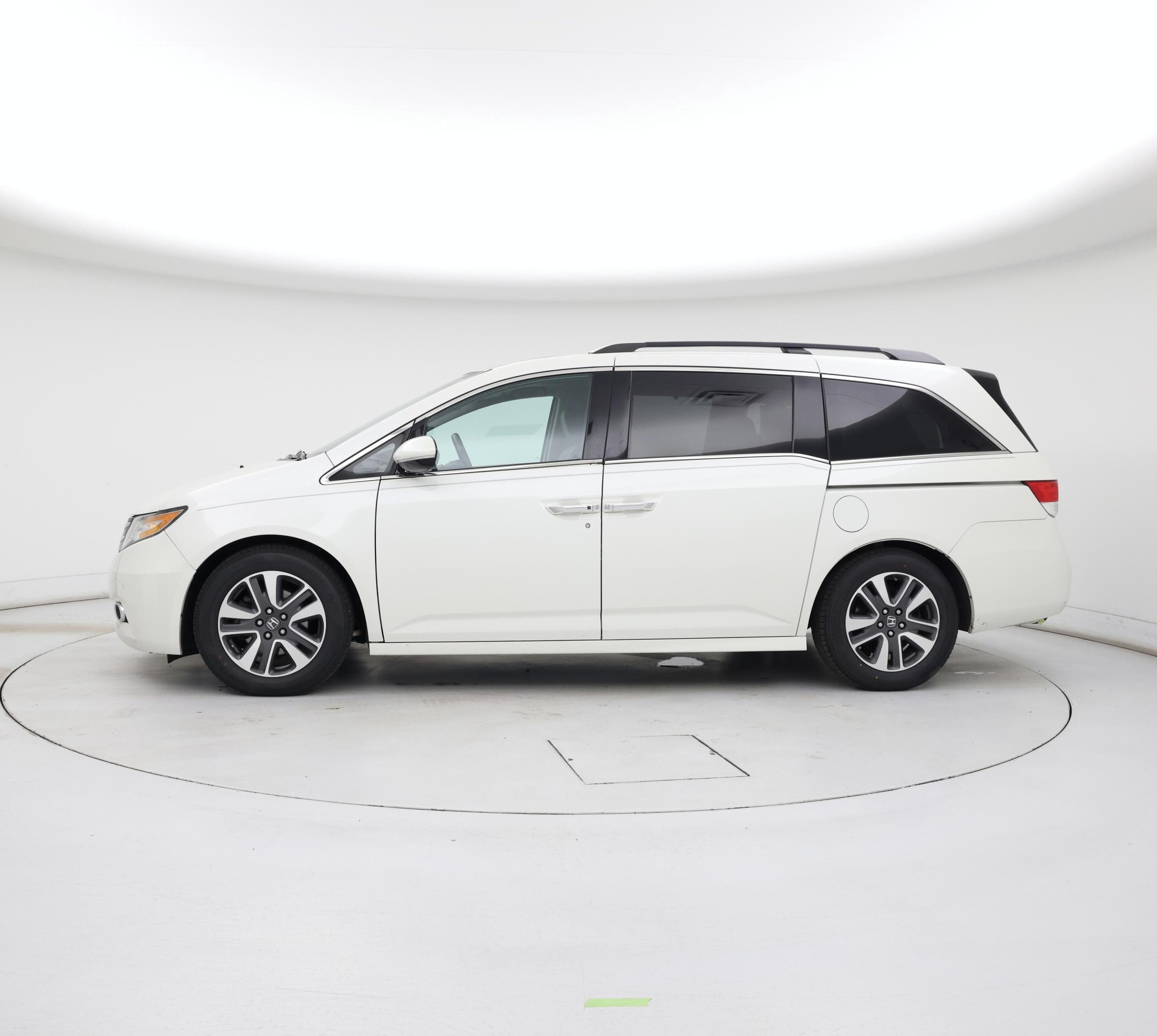 Thumbnail: 2014 Honda Odyssey - 3