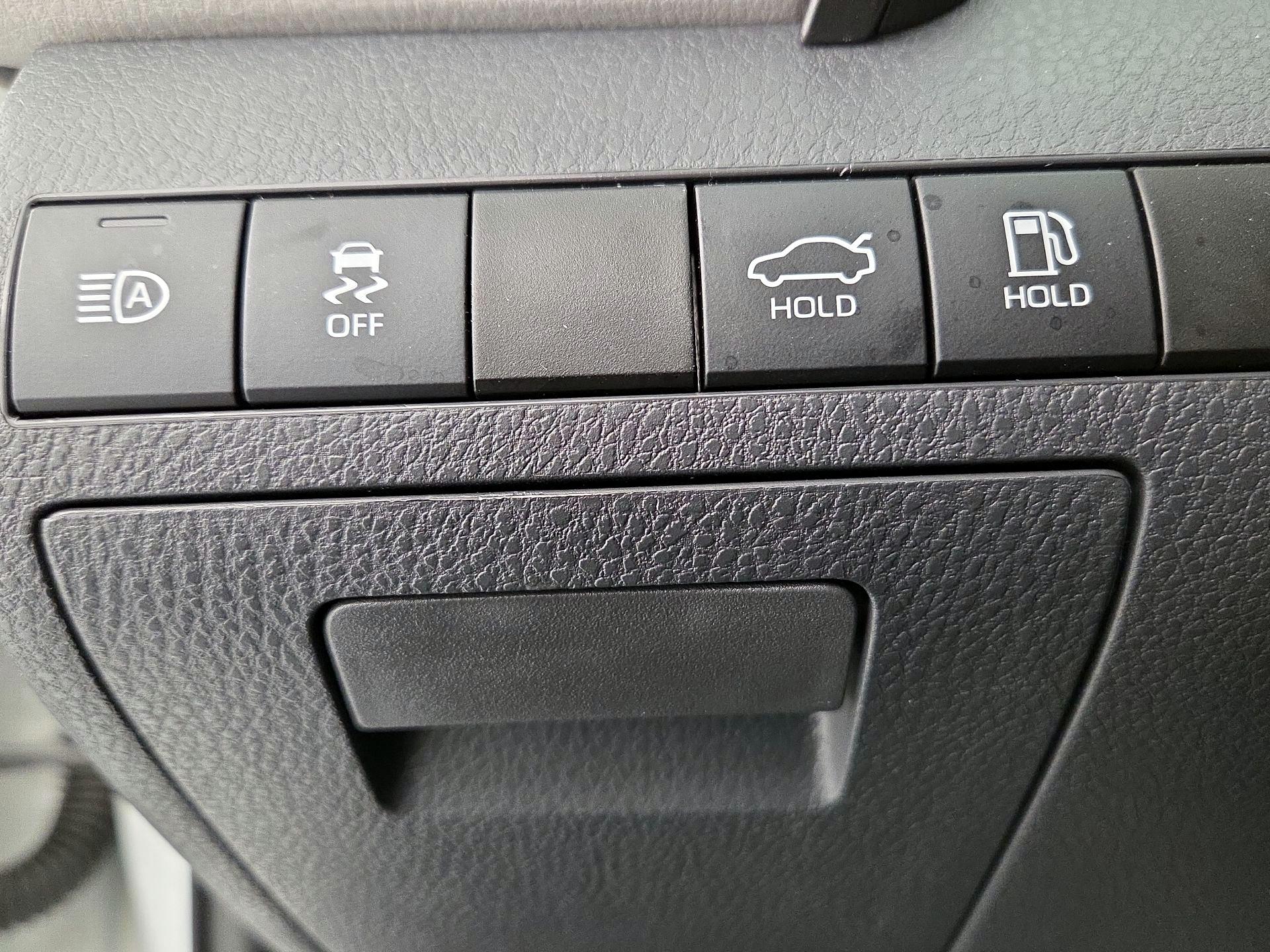 Thumbnail: 2022 Toyota Camry - 13