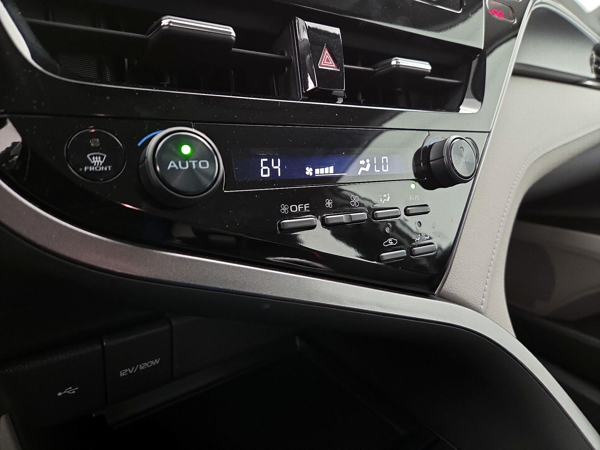 Thumbnail: 2022 Toyota Camry - 16