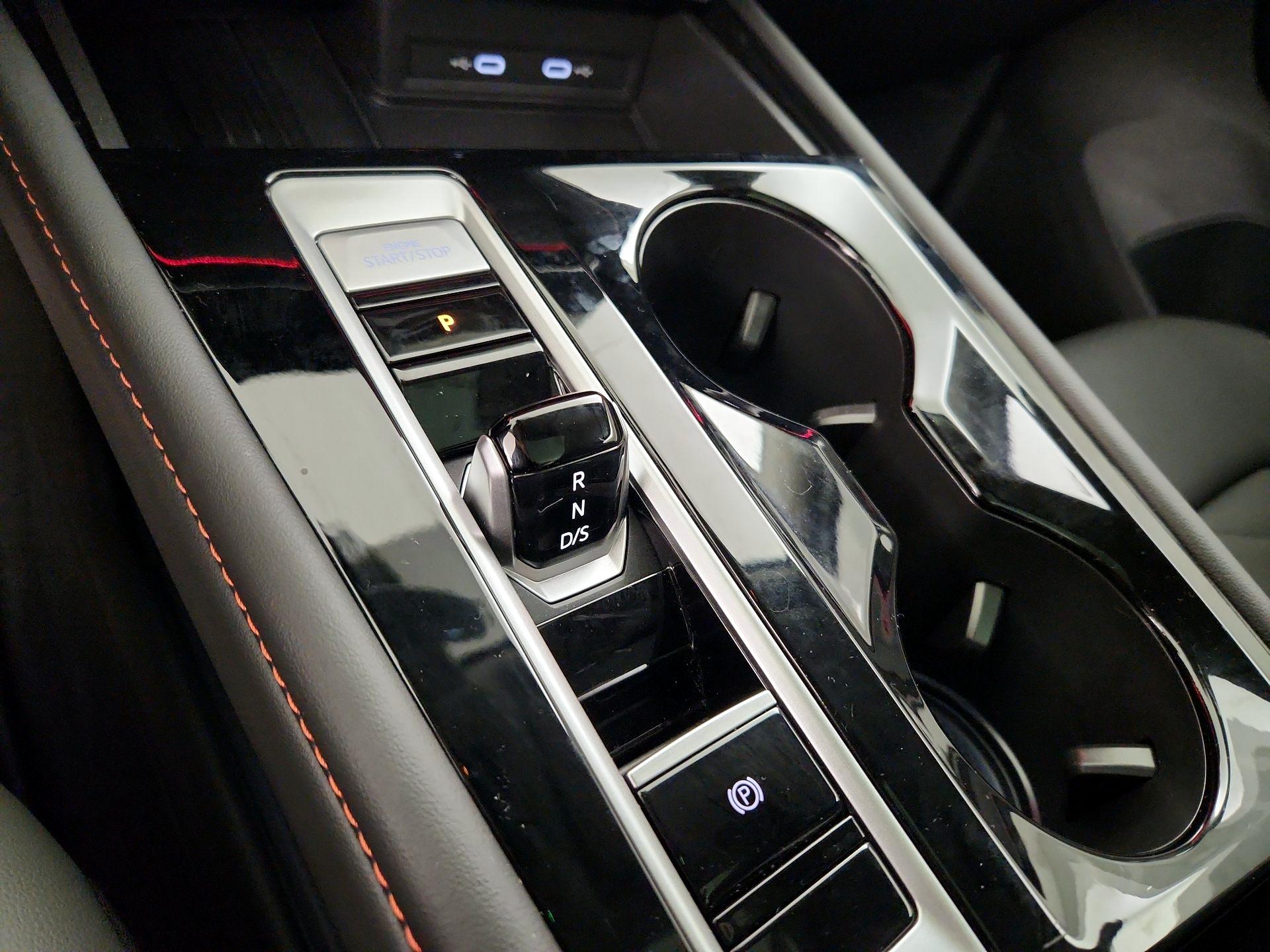 Thumbnail: 2025 Volkswagen Atlas - 17