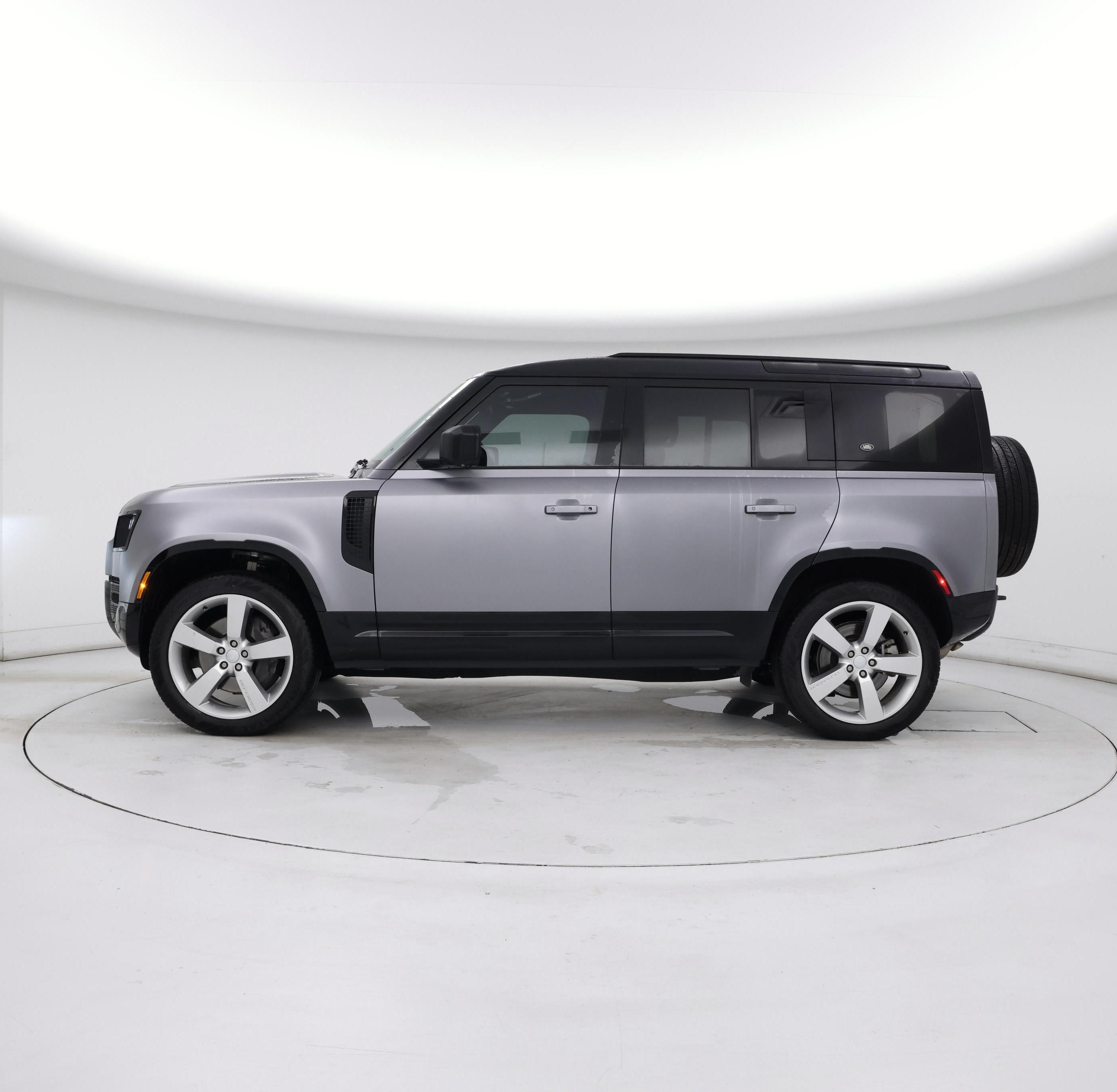 Thumbnail: 2023 Land Rover Defender - 3