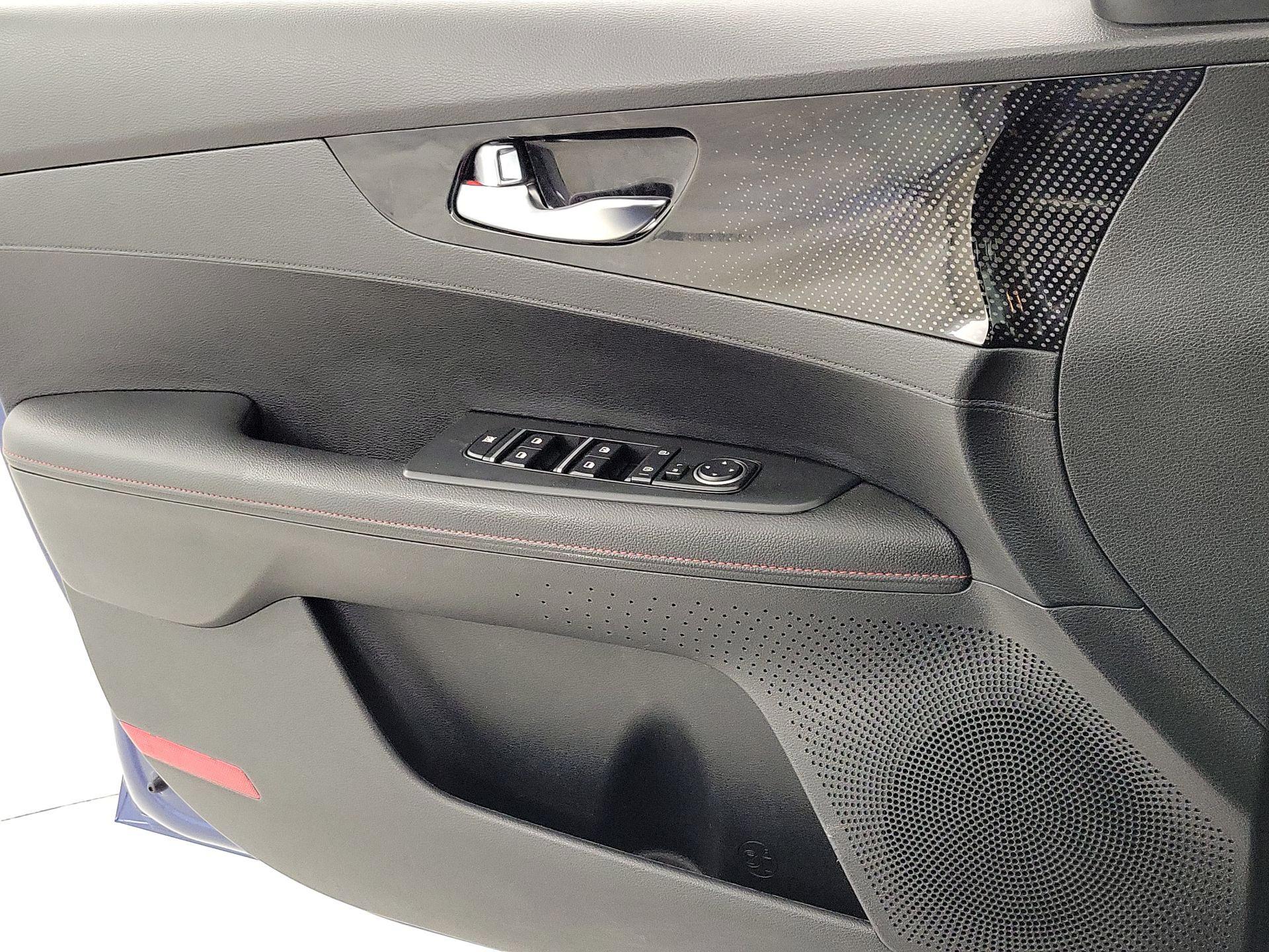 Thumbnail: 2021 Kia Forte - 12