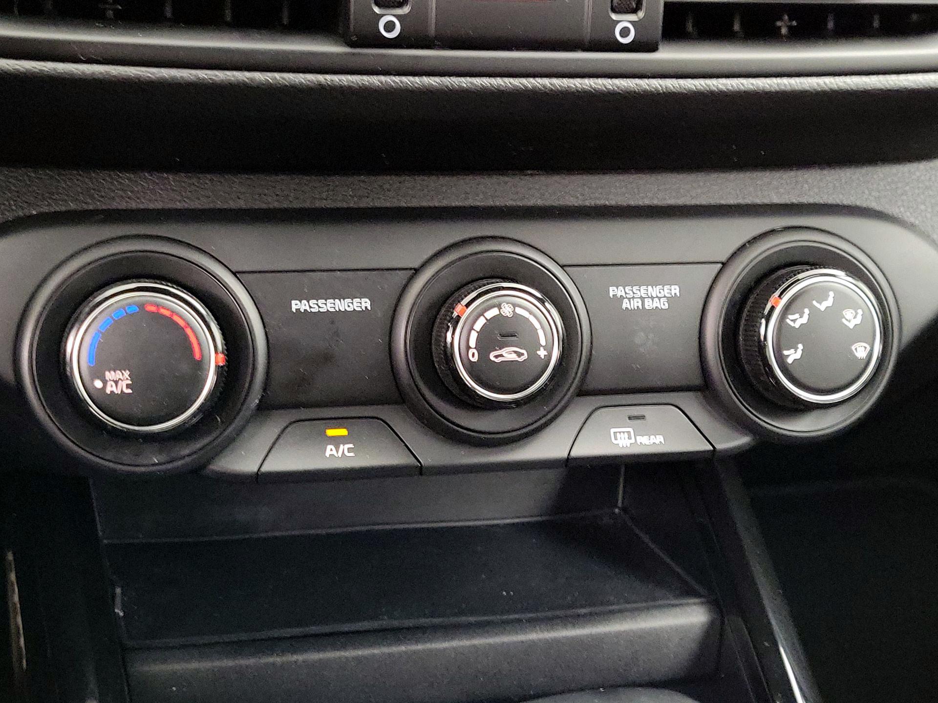 Thumbnail: 2021 Kia Forte - 16