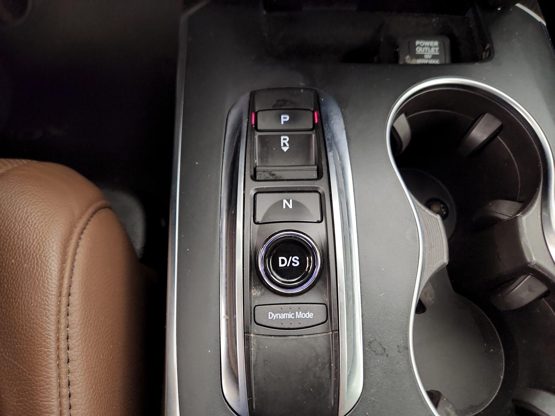 Thumbnail: 2019 Acura MDX - 16