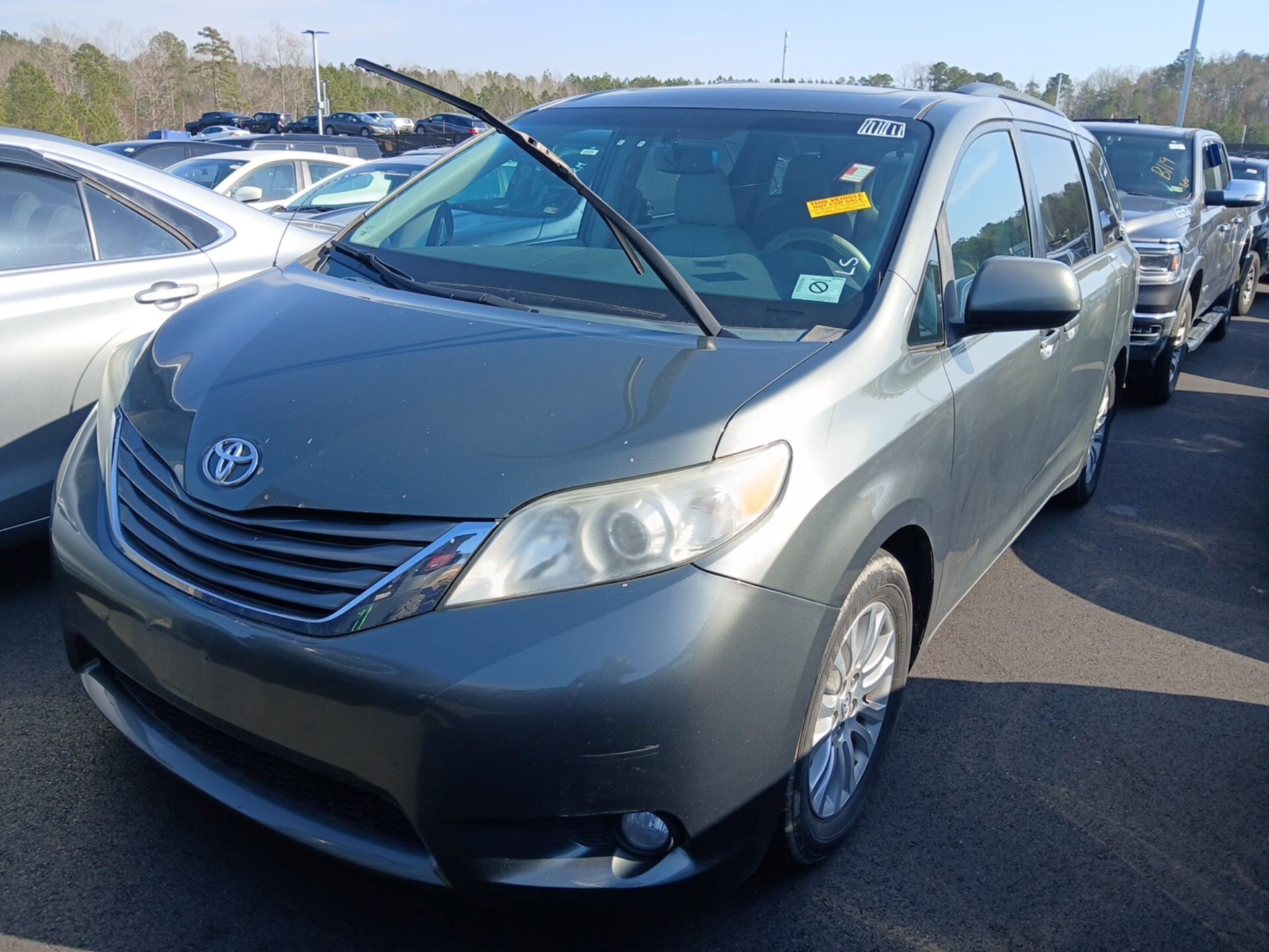 Thumbnail: 2017 Honda Pilot - 2