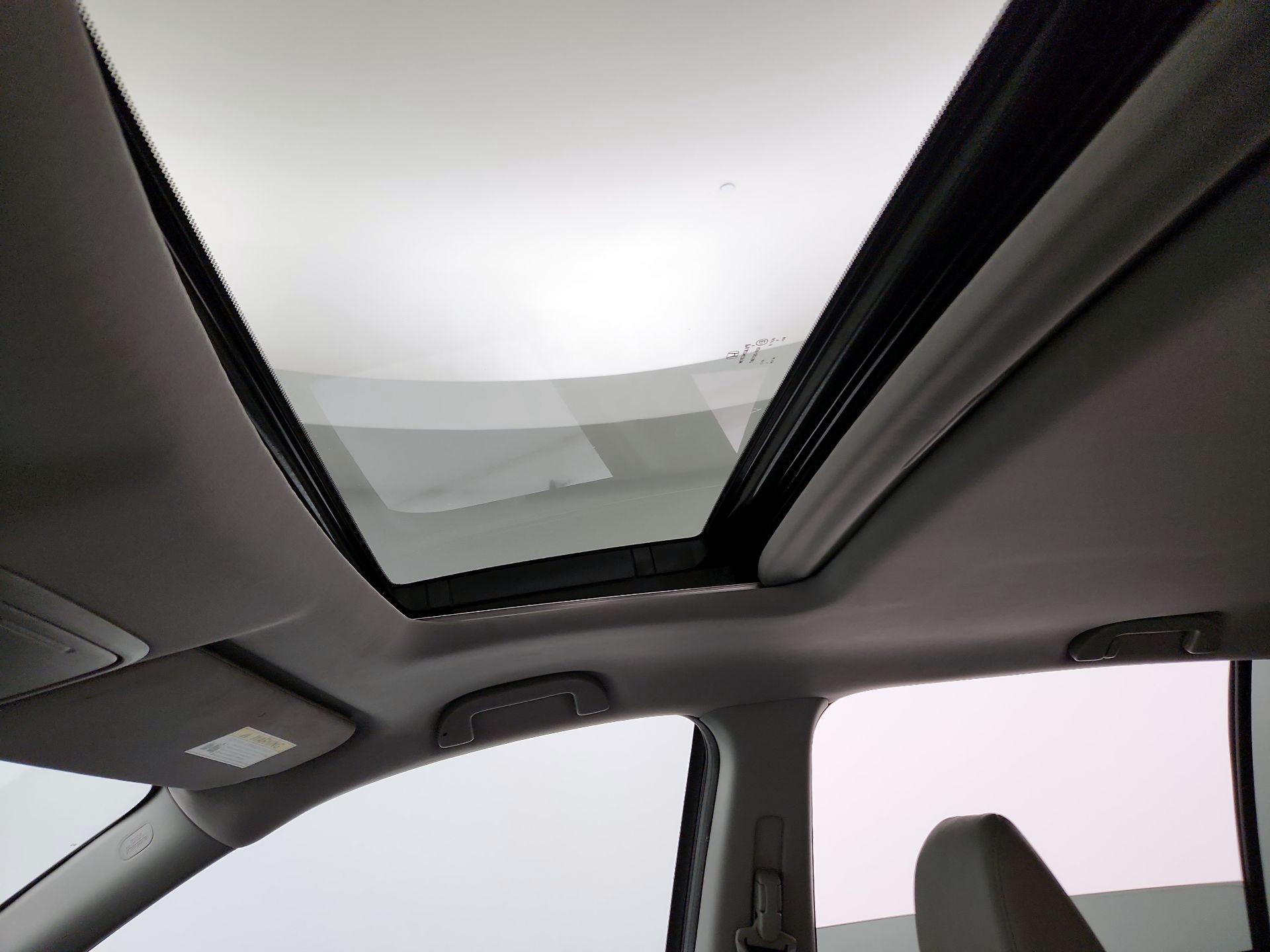 Thumbnail: 2017 Honda Pilot - 19