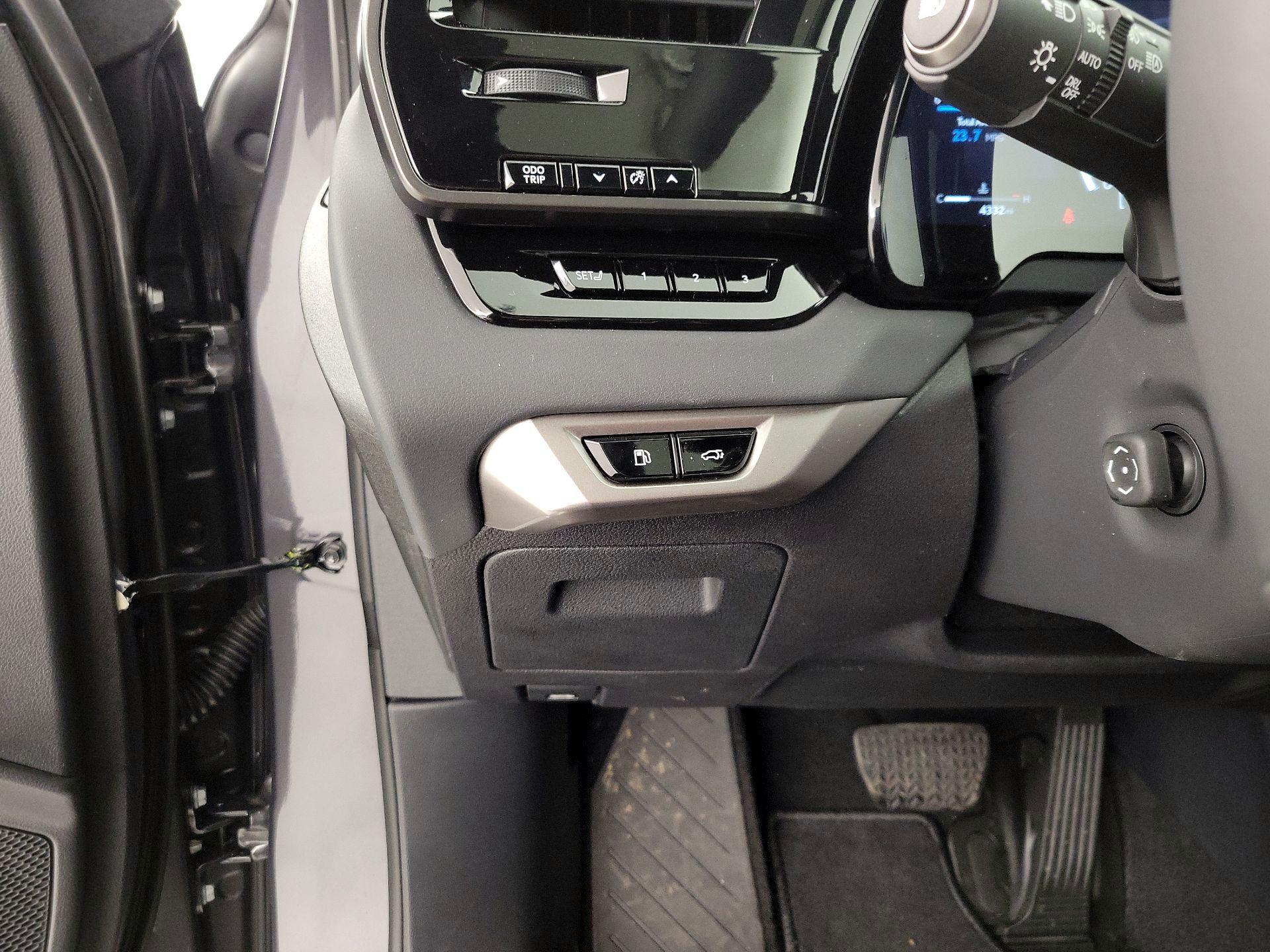 Thumbnail: 2025 Lexus RX - 13