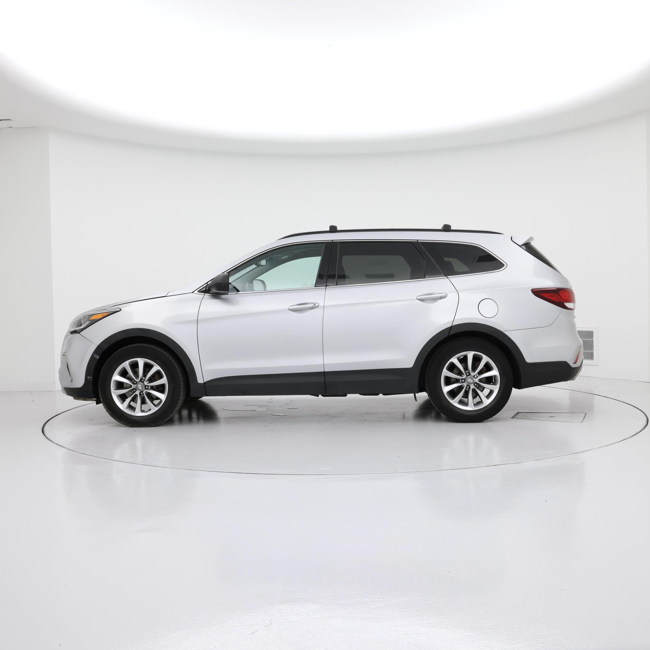 Thumbnail: 2018 Hyundai Santa Fe - 3