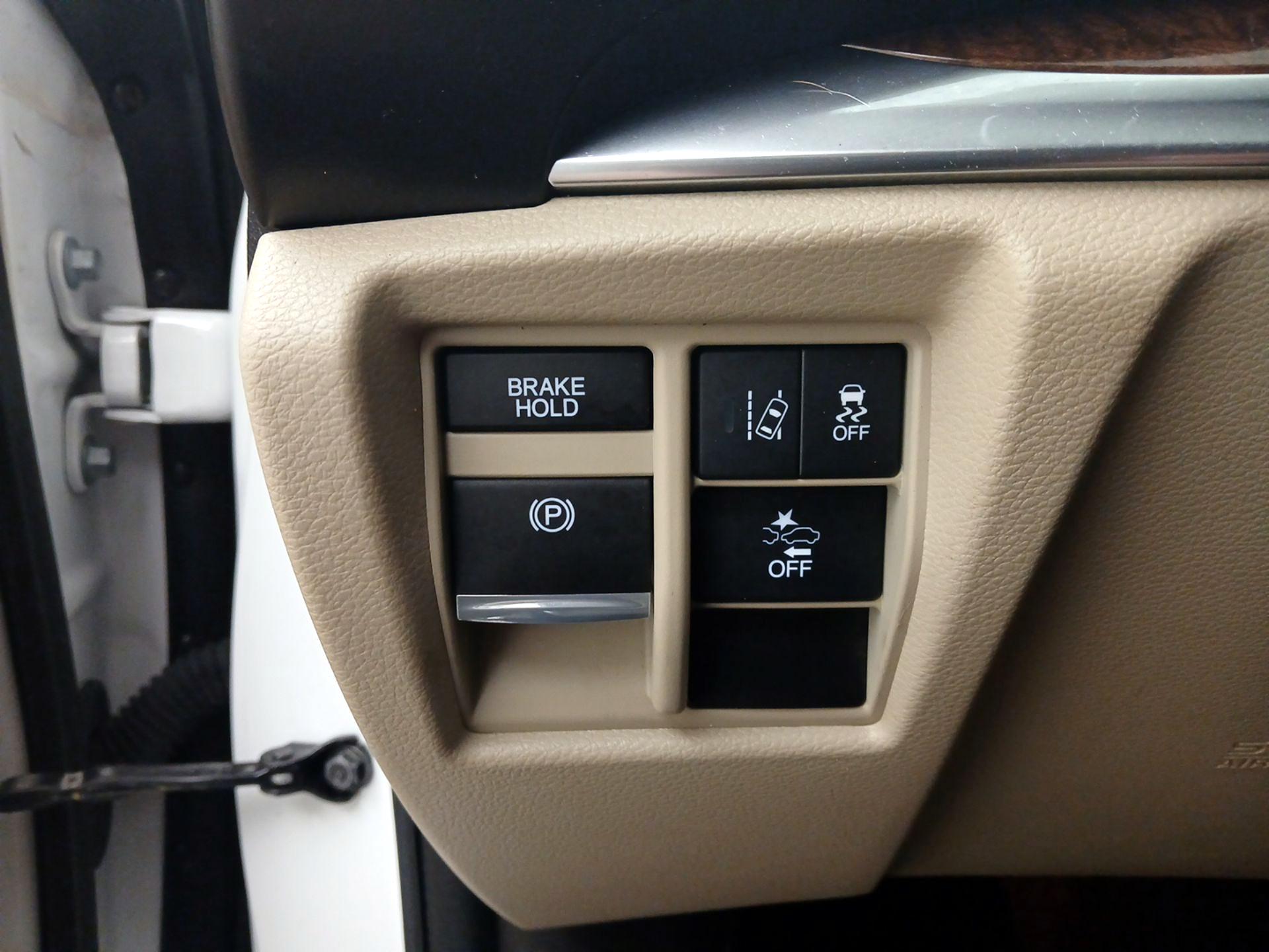 Thumbnail: 2020 Acura MDX - 13