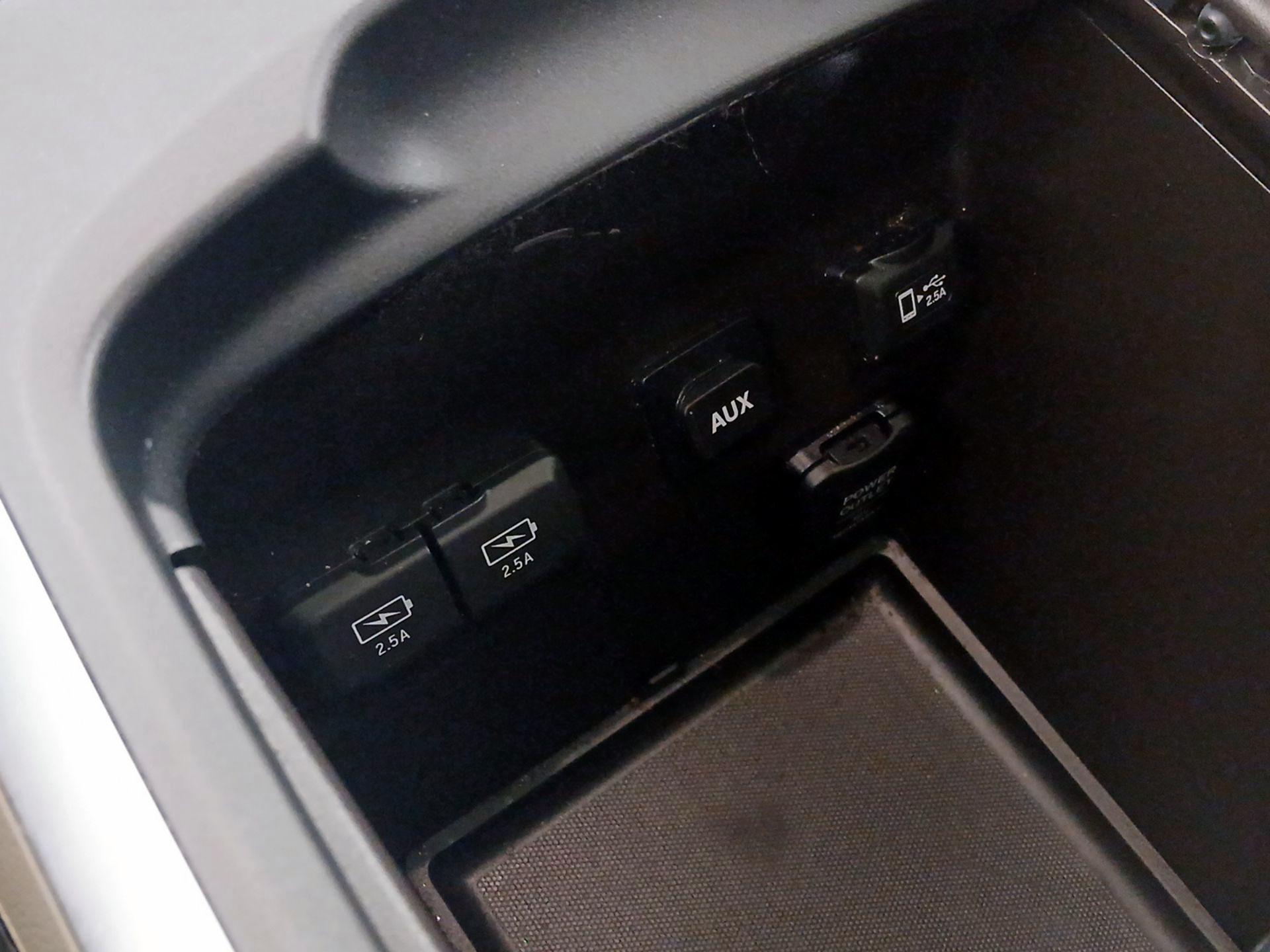 Thumbnail: 2020 Acura MDX - 18