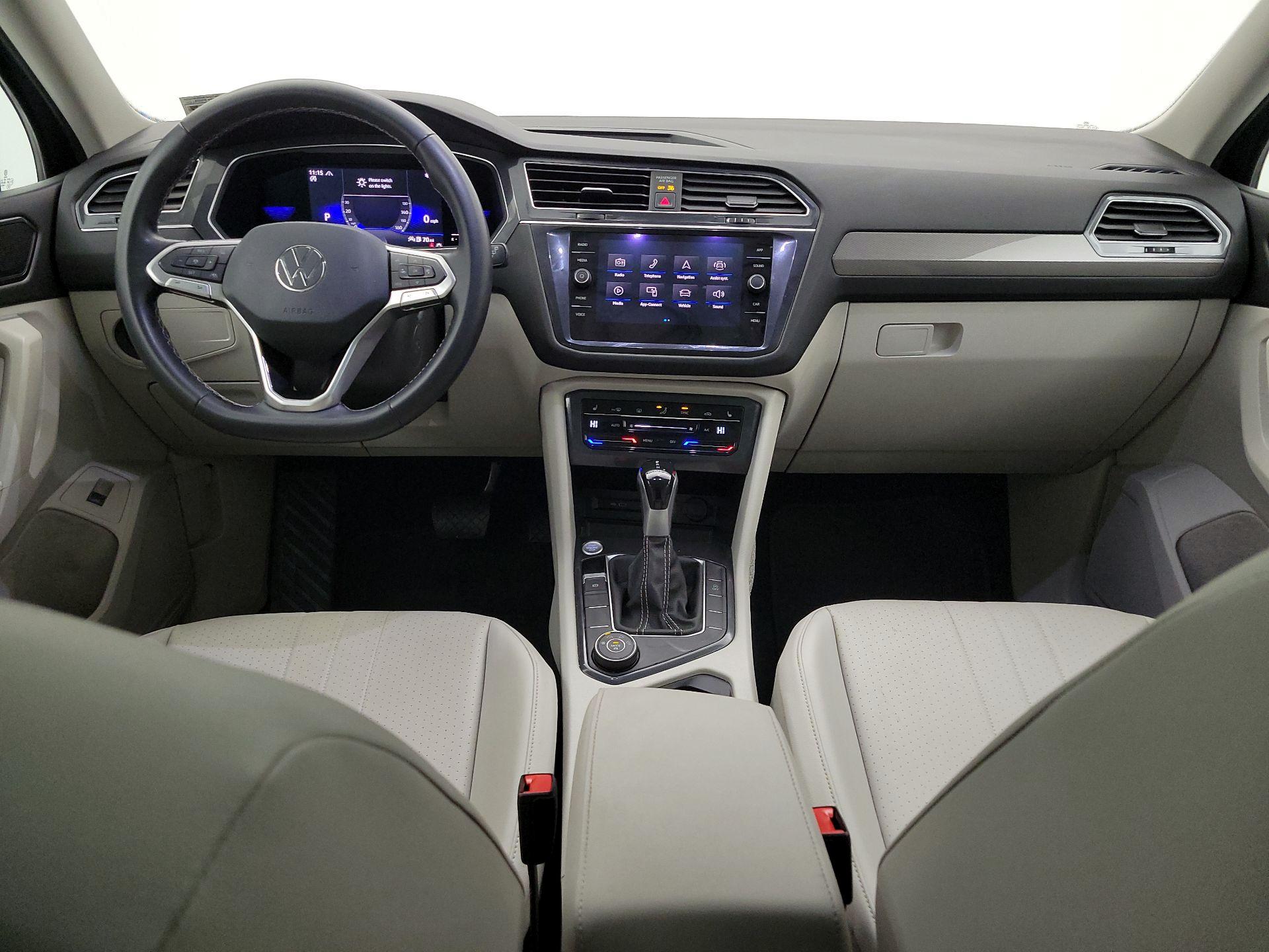 Thumbnail: 2022 Volkswagen Tiguan - 9