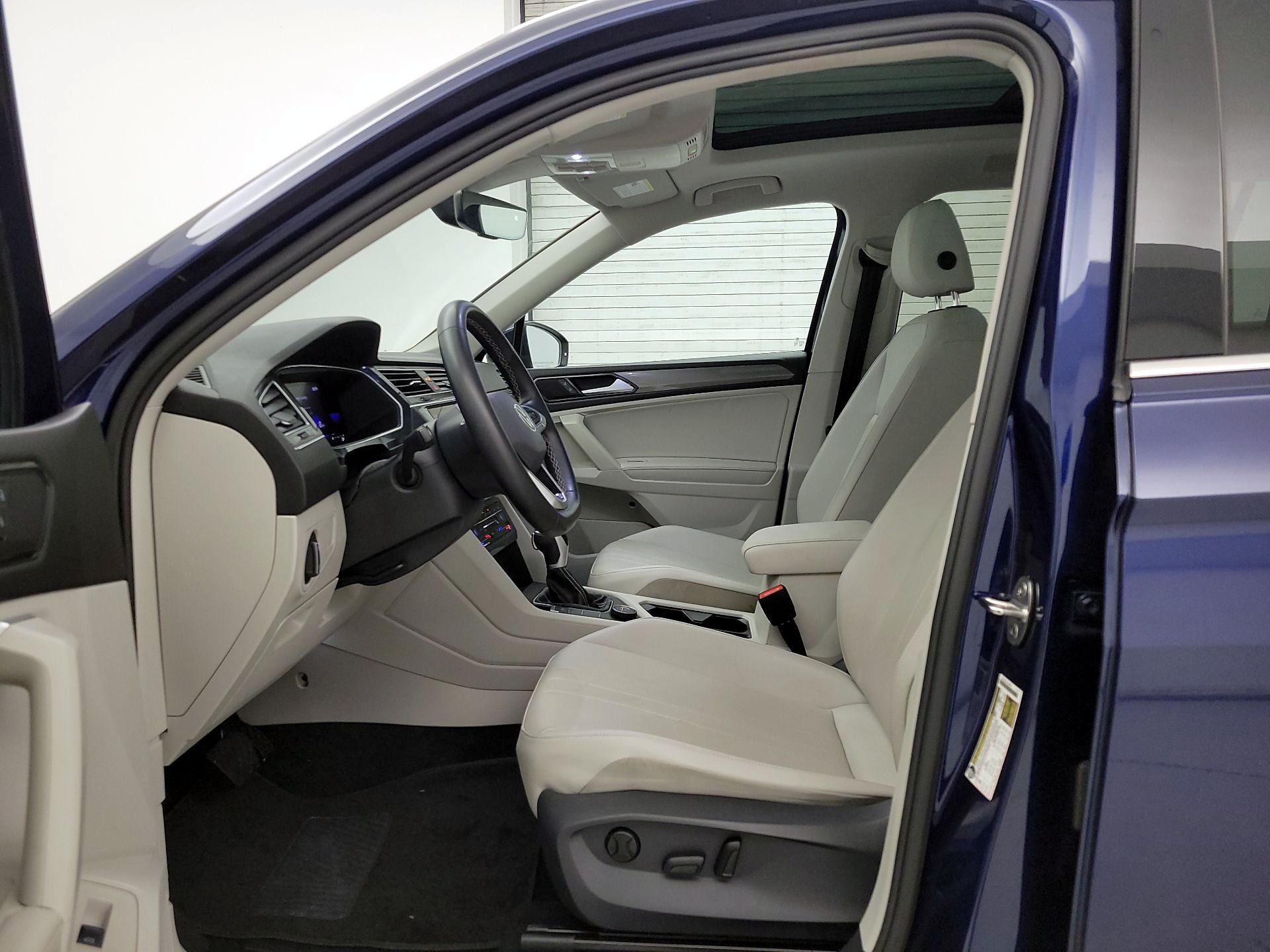 Thumbnail: 2022 Volkswagen Tiguan - 11