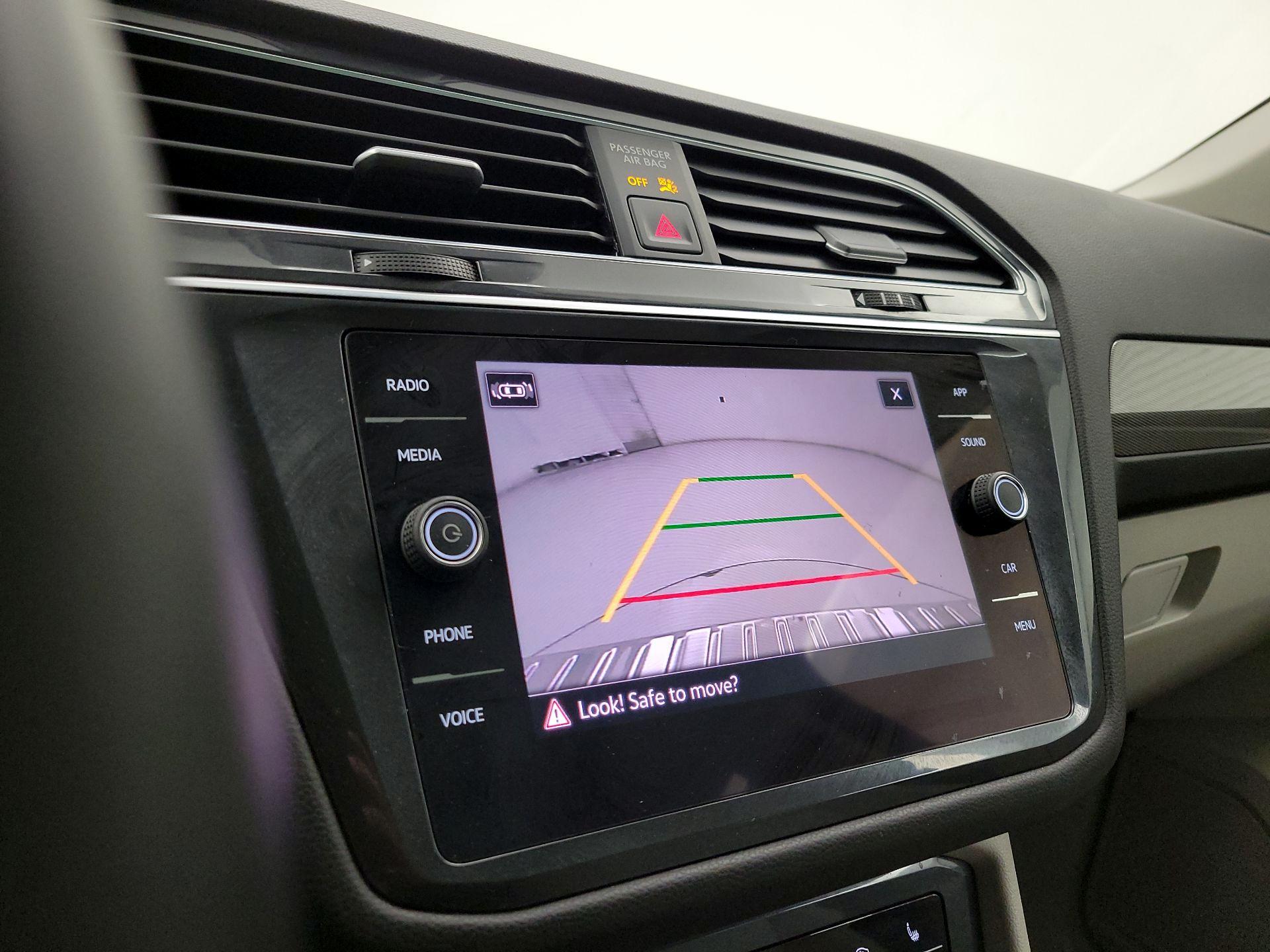 Thumbnail: 2022 Volkswagen Tiguan - 14