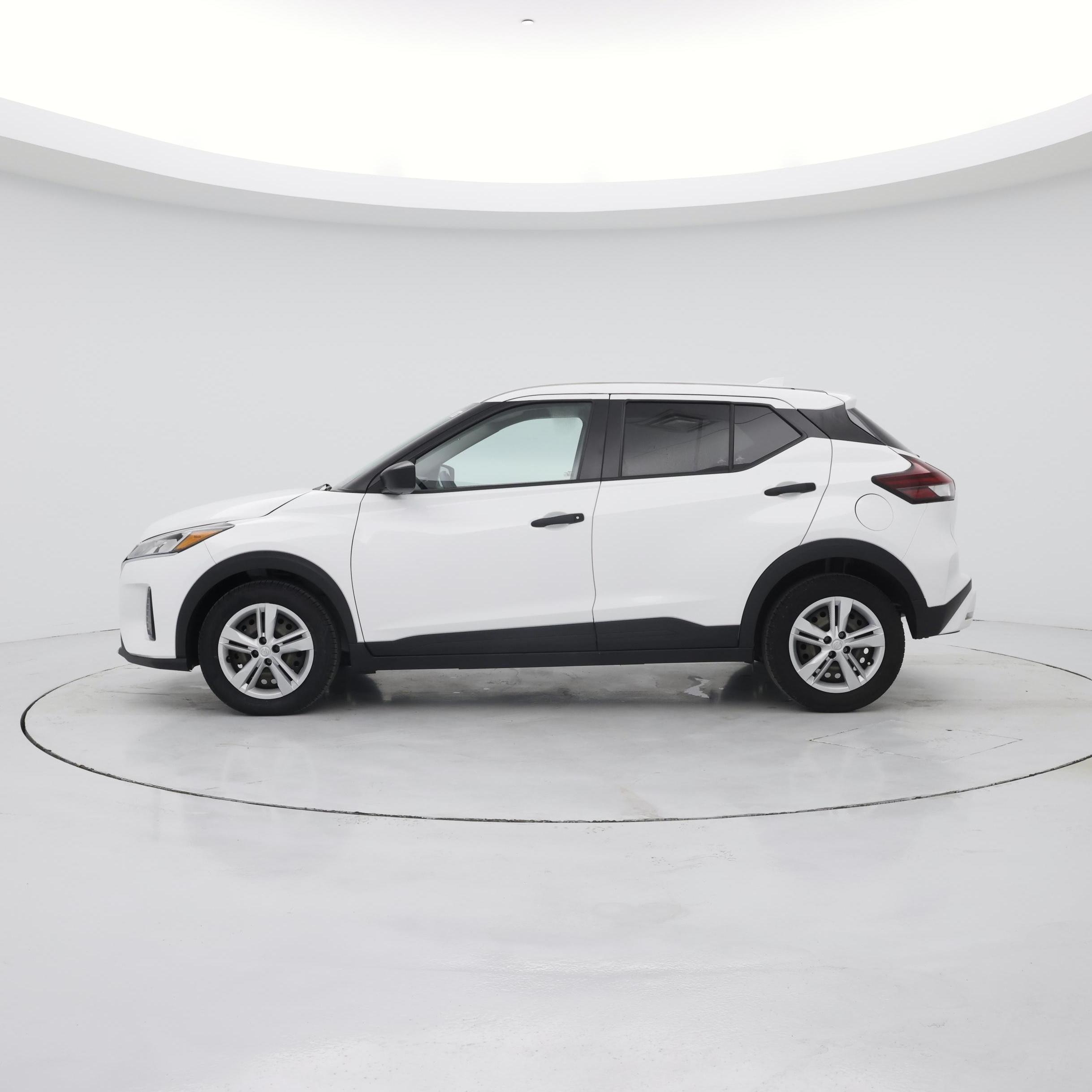 Thumbnail: 2023 Nissan Kicks - 3