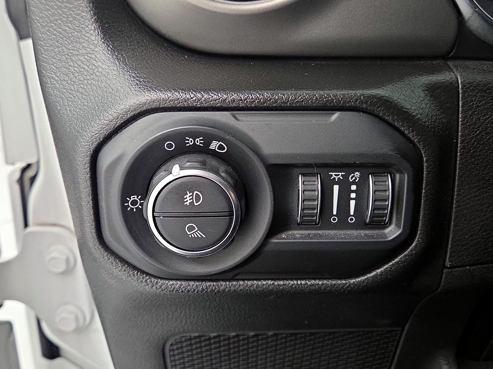 Thumbnail: 2022 Jeep Gladiator - 13