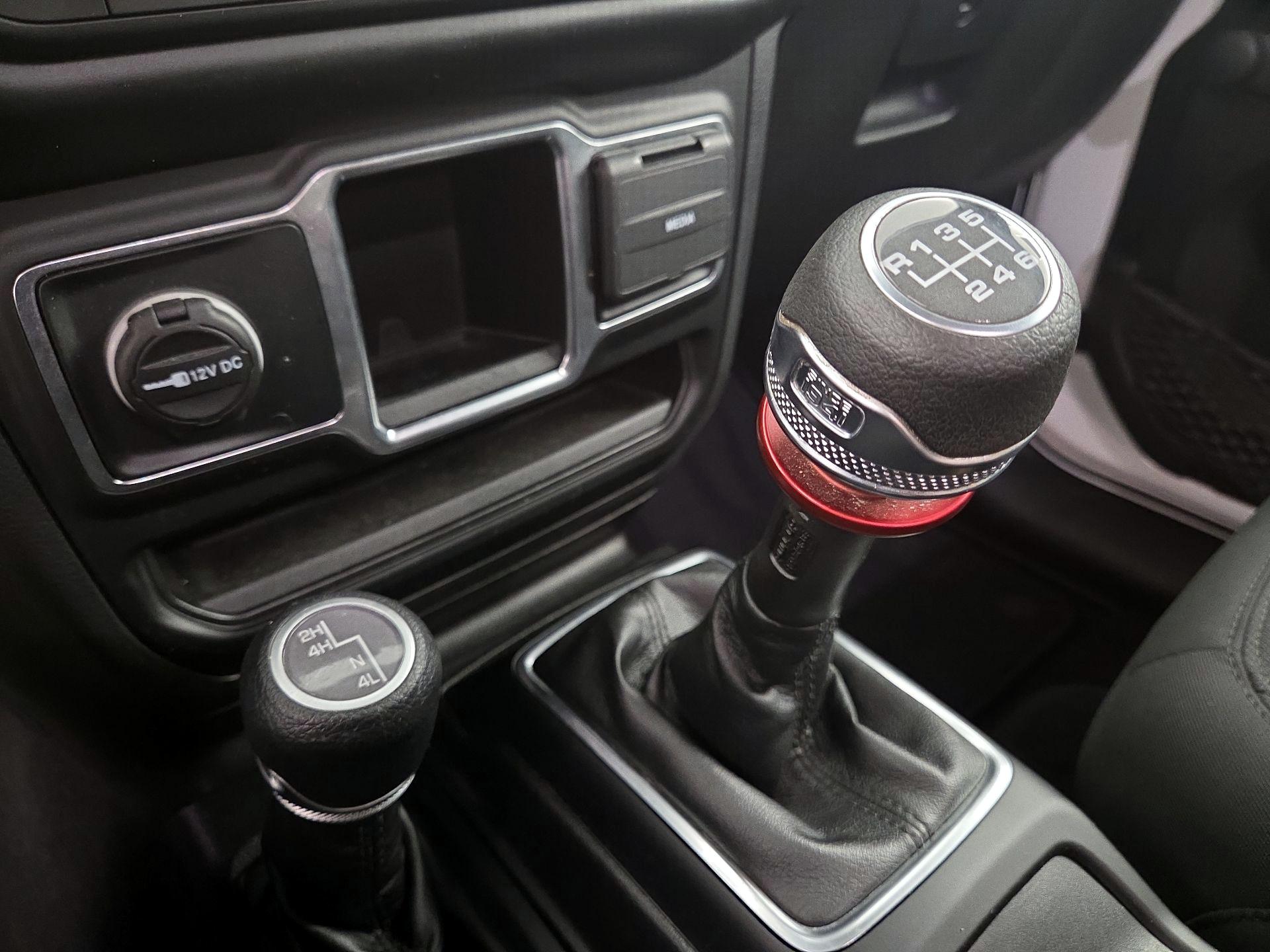 Thumbnail: 2022 Jeep Gladiator - 17