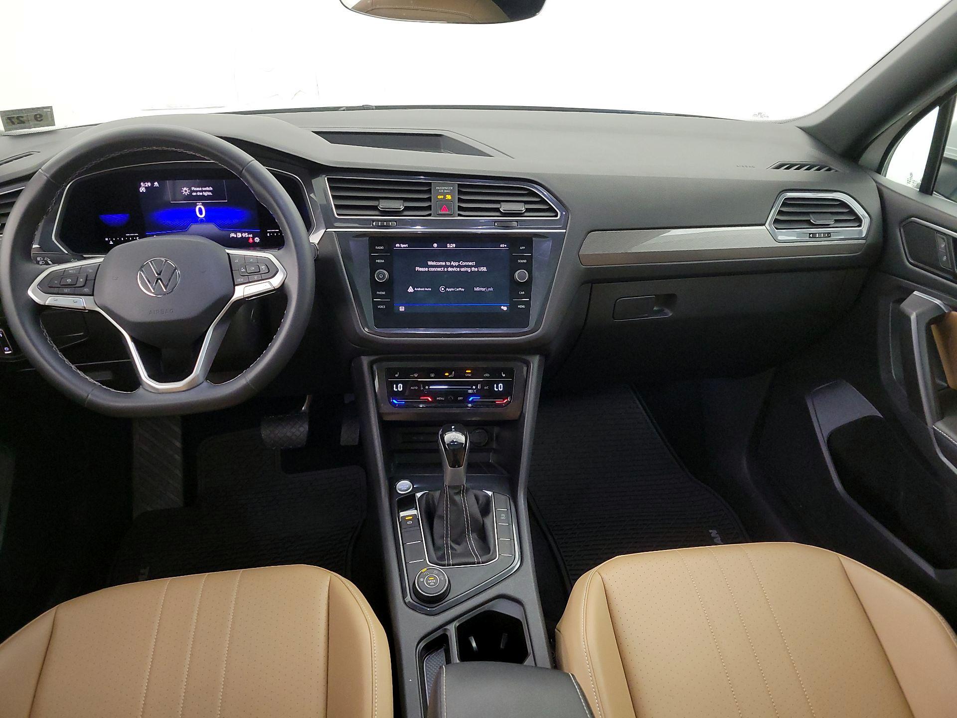 Thumbnail: 2022 Volkswagen Tiguan - 9