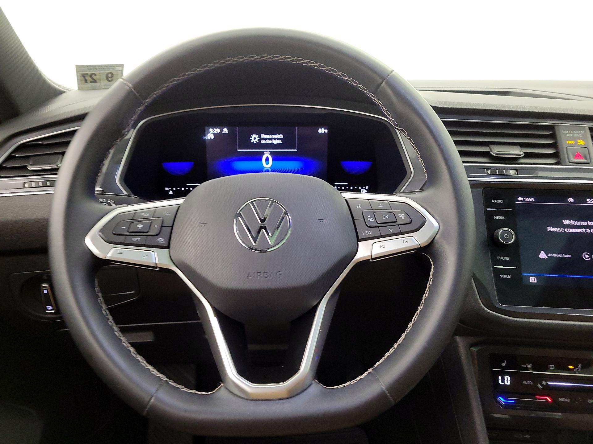 Thumbnail: 2022 Volkswagen Tiguan - 10