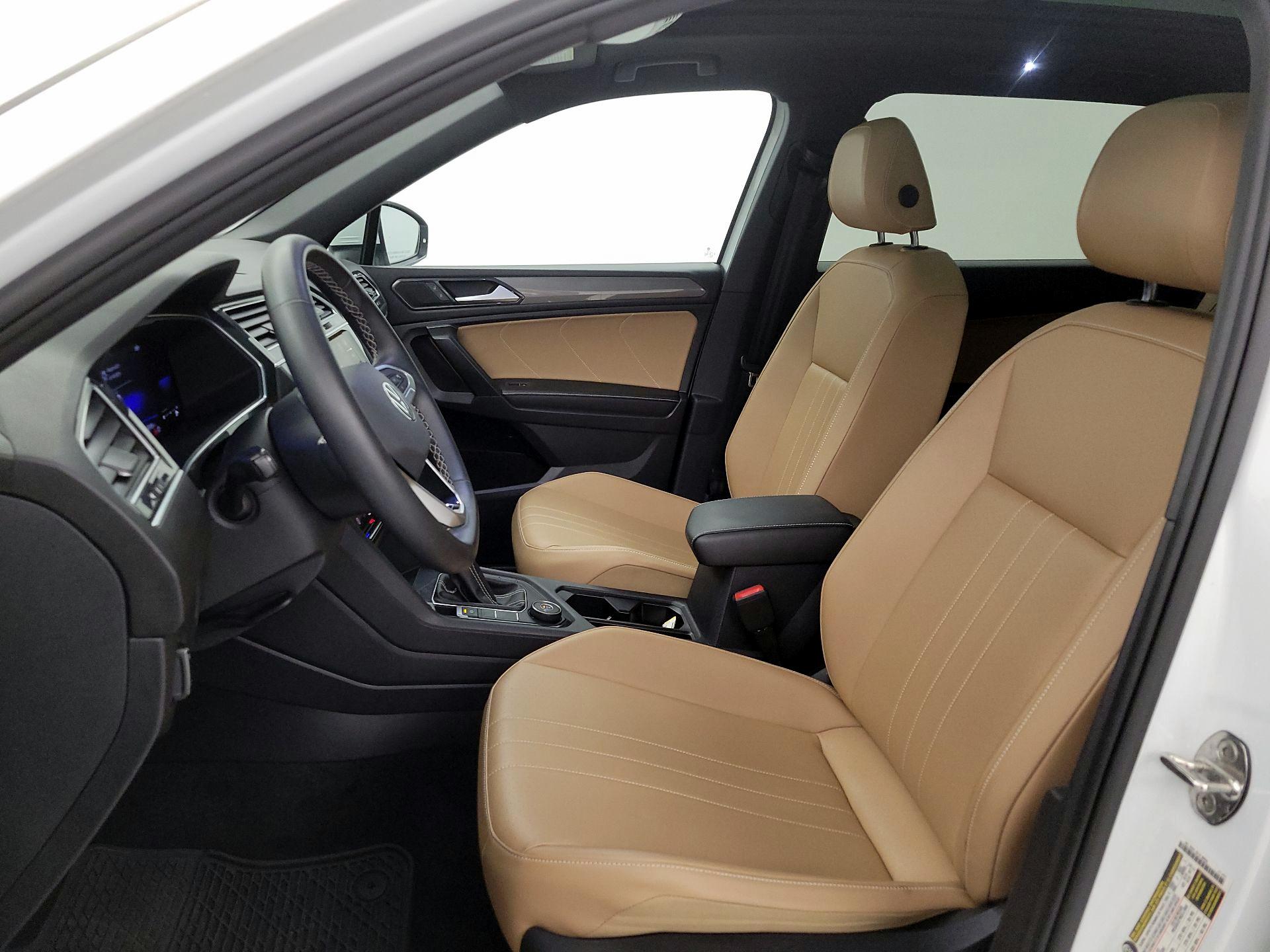 Thumbnail: 2022 Volkswagen Tiguan - 11