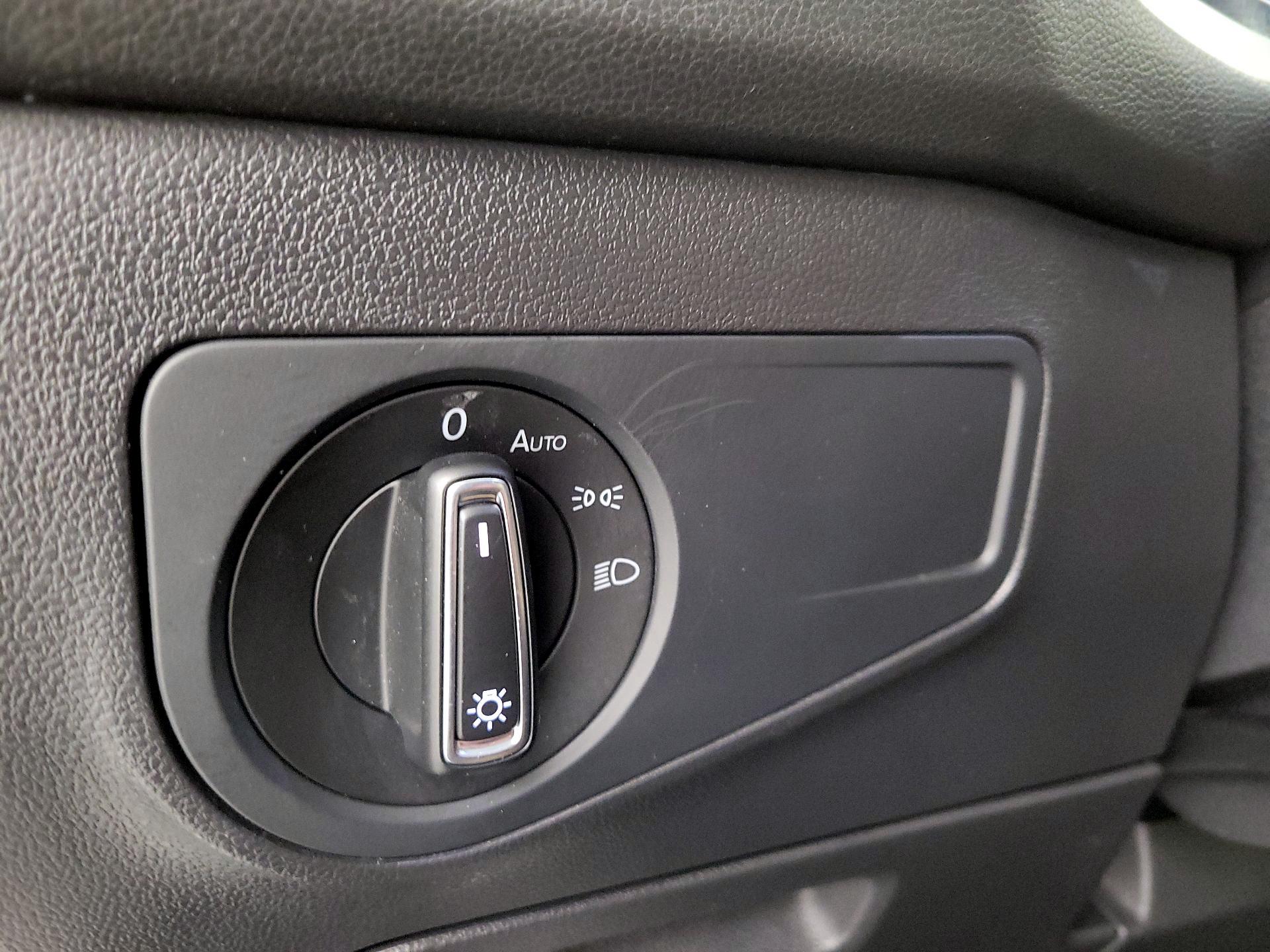 Thumbnail: 2022 Volkswagen Tiguan - 13