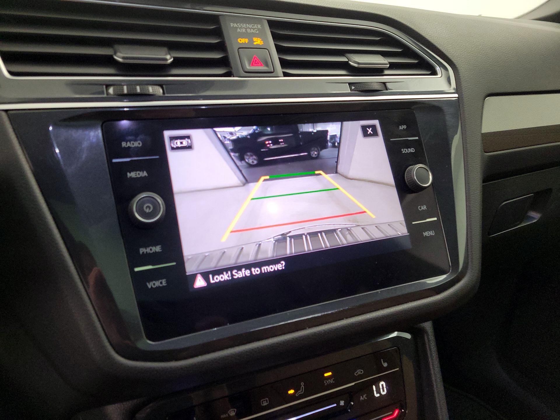 Thumbnail: 2022 Volkswagen Tiguan - 15