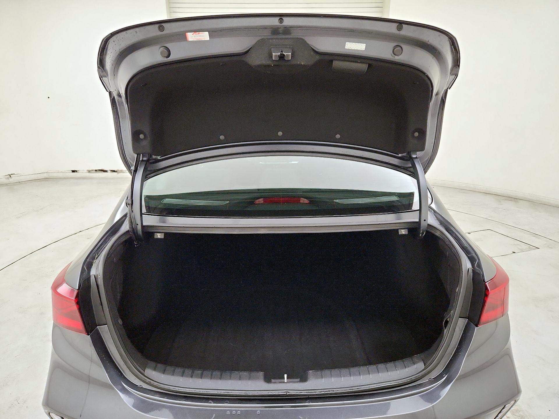 Thumbnail: 2023 Kia Forte - 20