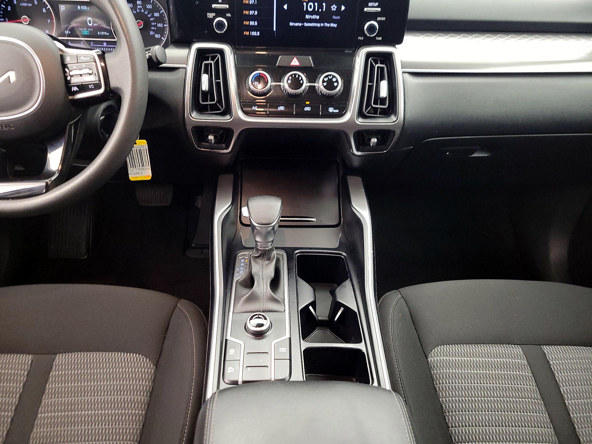 Thumbnail: 2023 Kia Sorento - 17