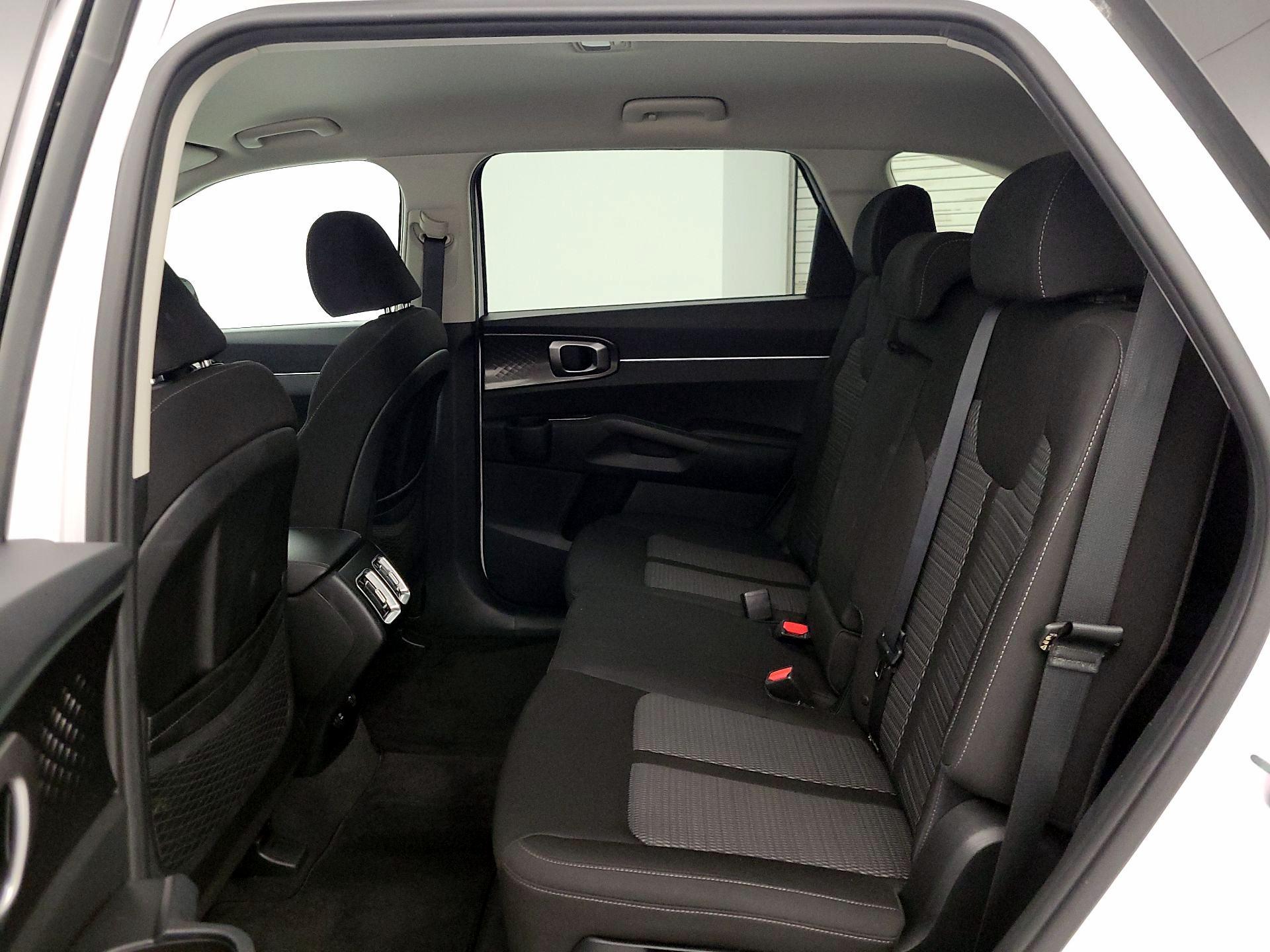 Thumbnail: 2023 Kia Sorento - 19