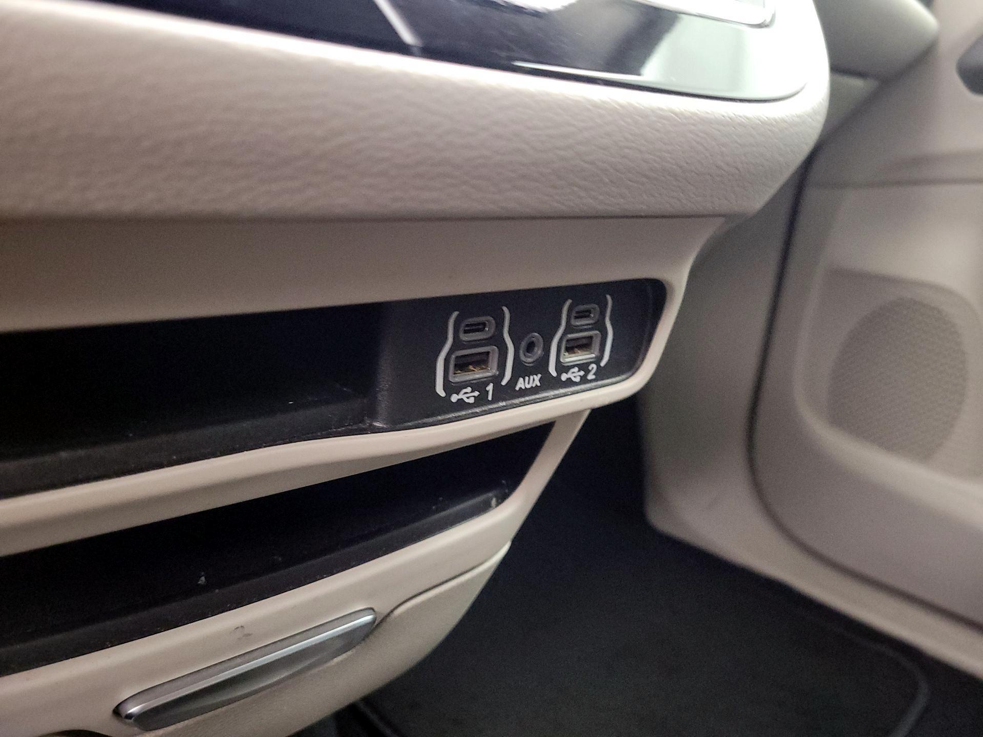 Thumbnail: 2023 Chrysler Pacifica - 17