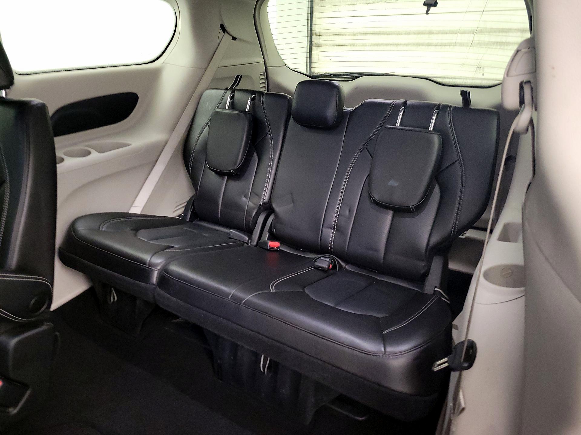 Thumbnail: 2023 Chrysler Pacifica - 19