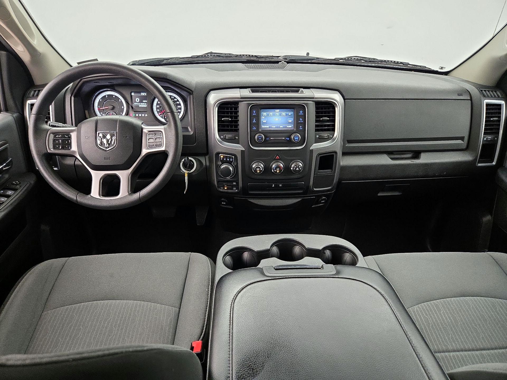 Thumbnail: 2024 RAM 1500 Classic - 9