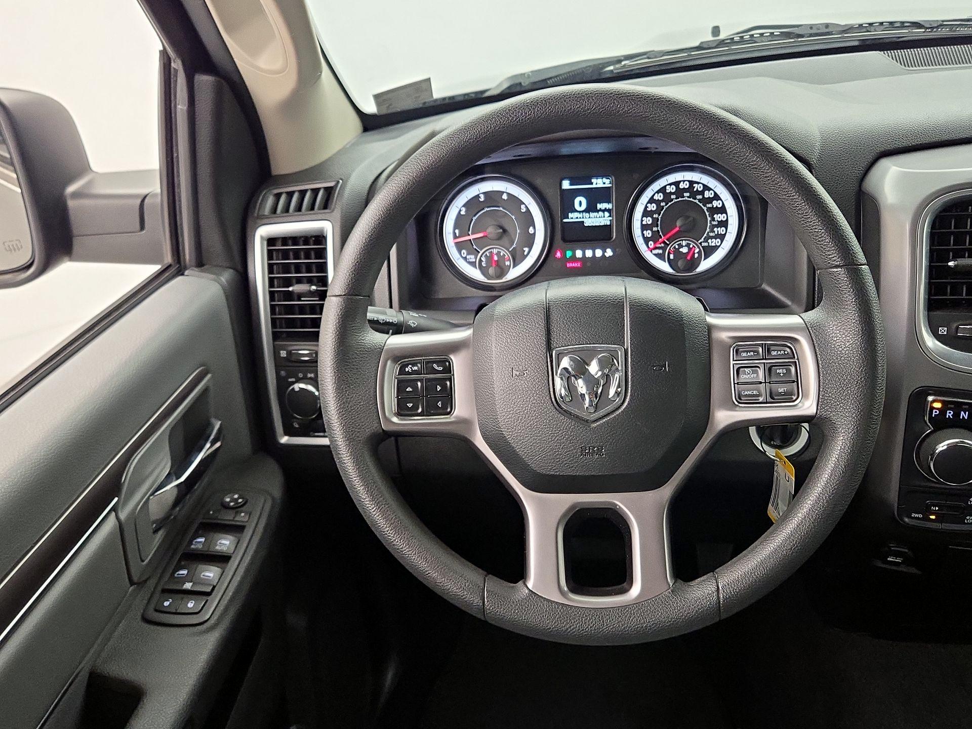 Thumbnail: 2024 RAM 1500 Classic - 10