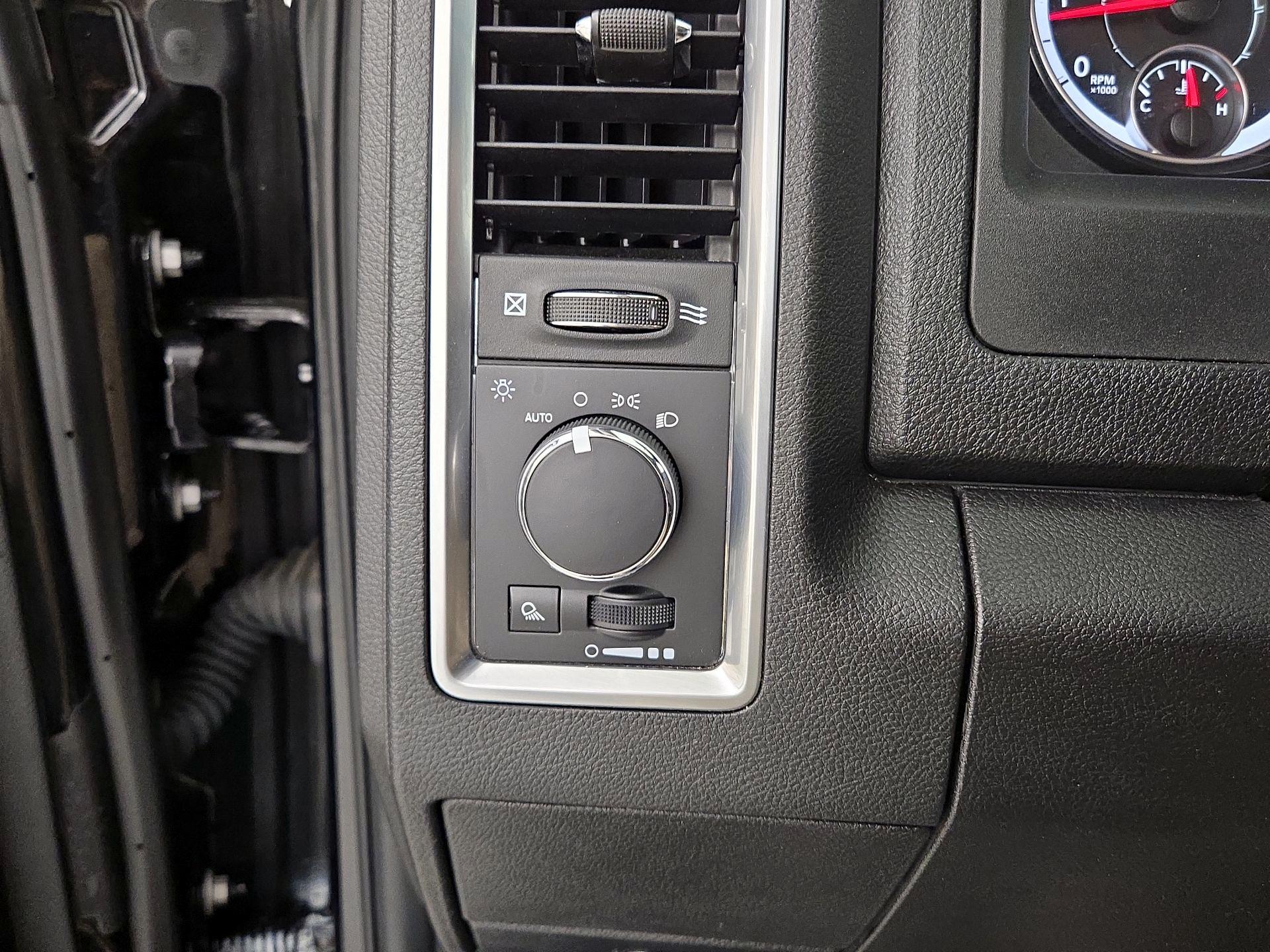 Thumbnail: 2024 RAM 1500 Classic - 13