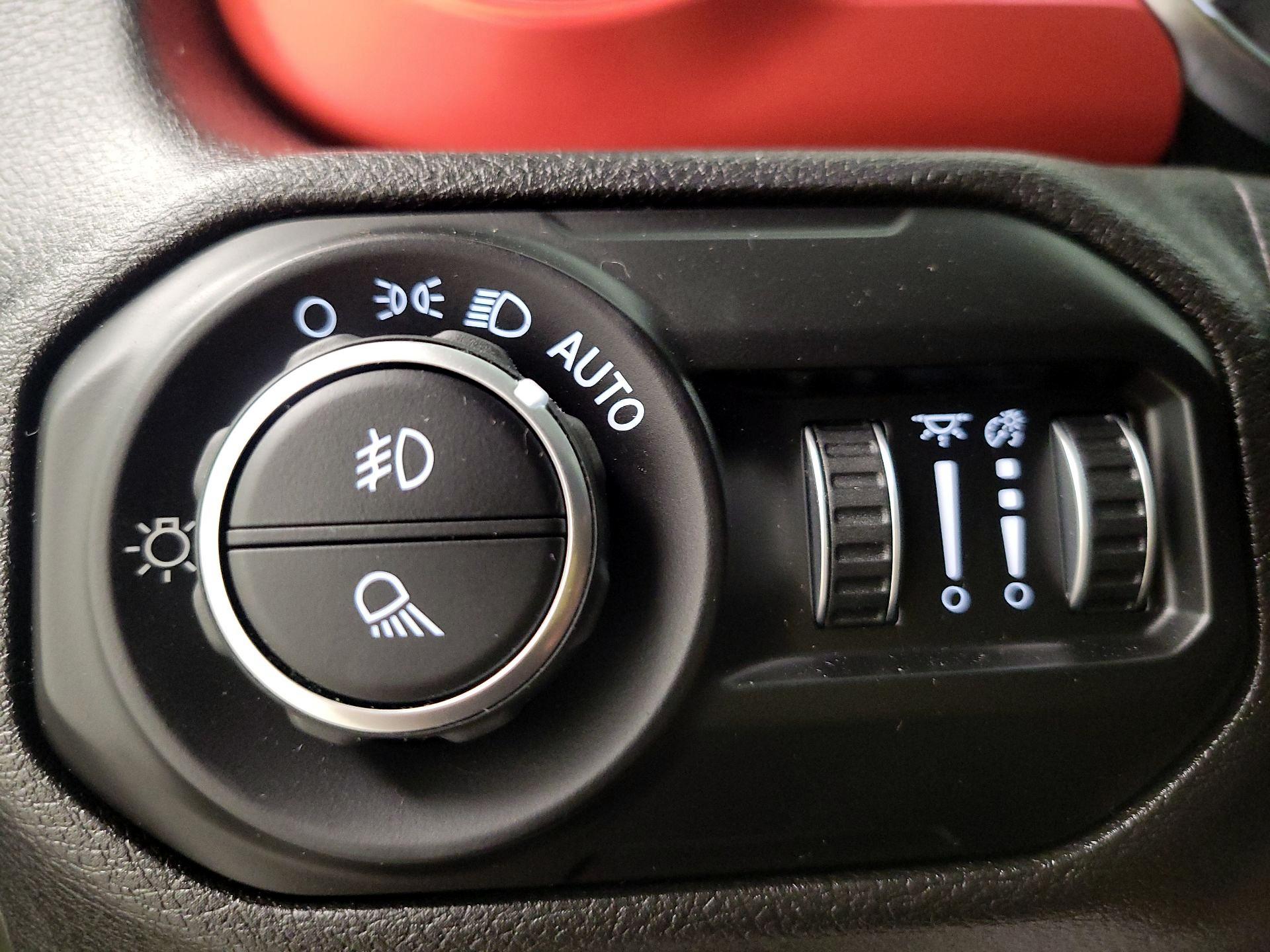 Thumbnail: 2021 Jeep Gladiator - 13