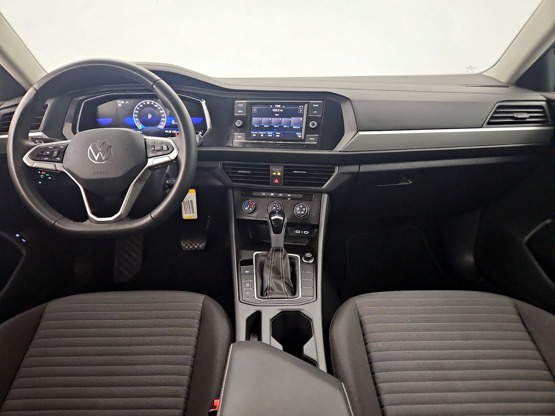 Thumbnail: 2024 Volkswagen Jetta - 9