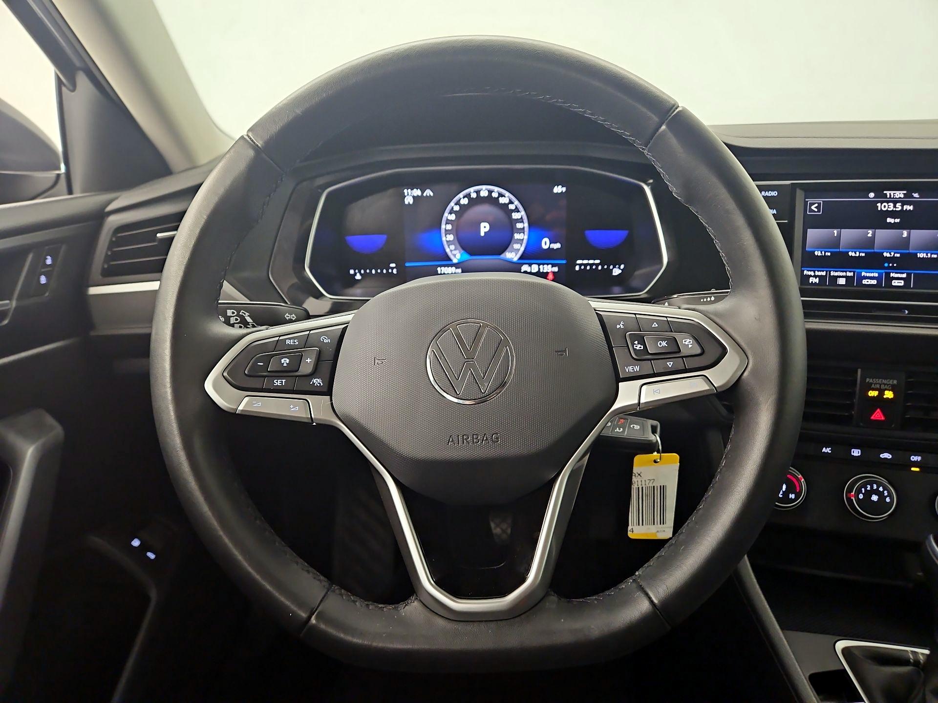 Thumbnail: 2024 Volkswagen Jetta - 10