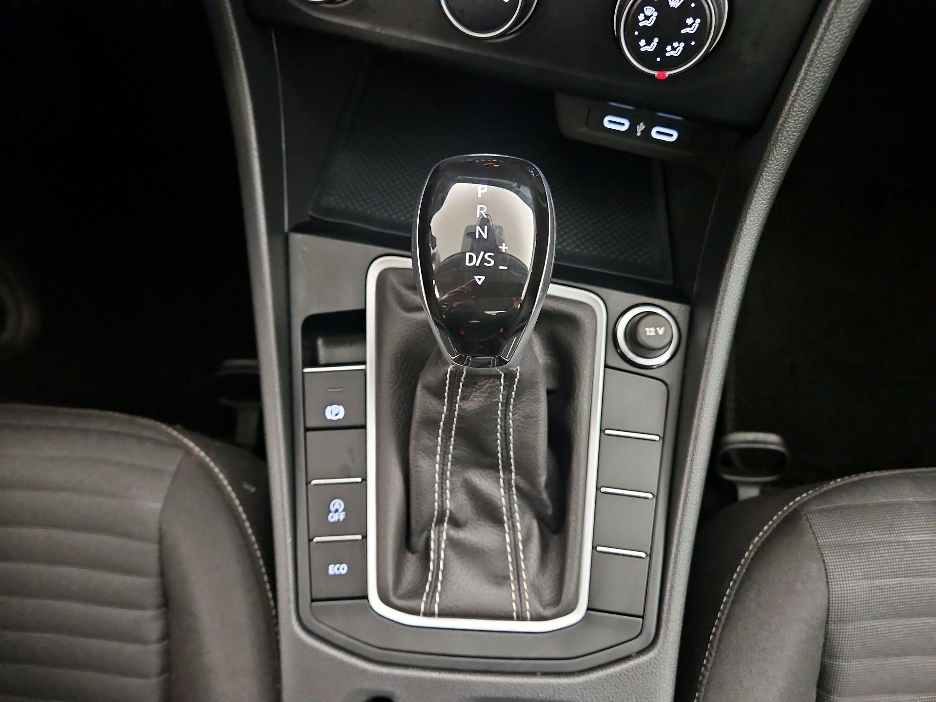 Thumbnail: 2024 Volkswagen Jetta - 17