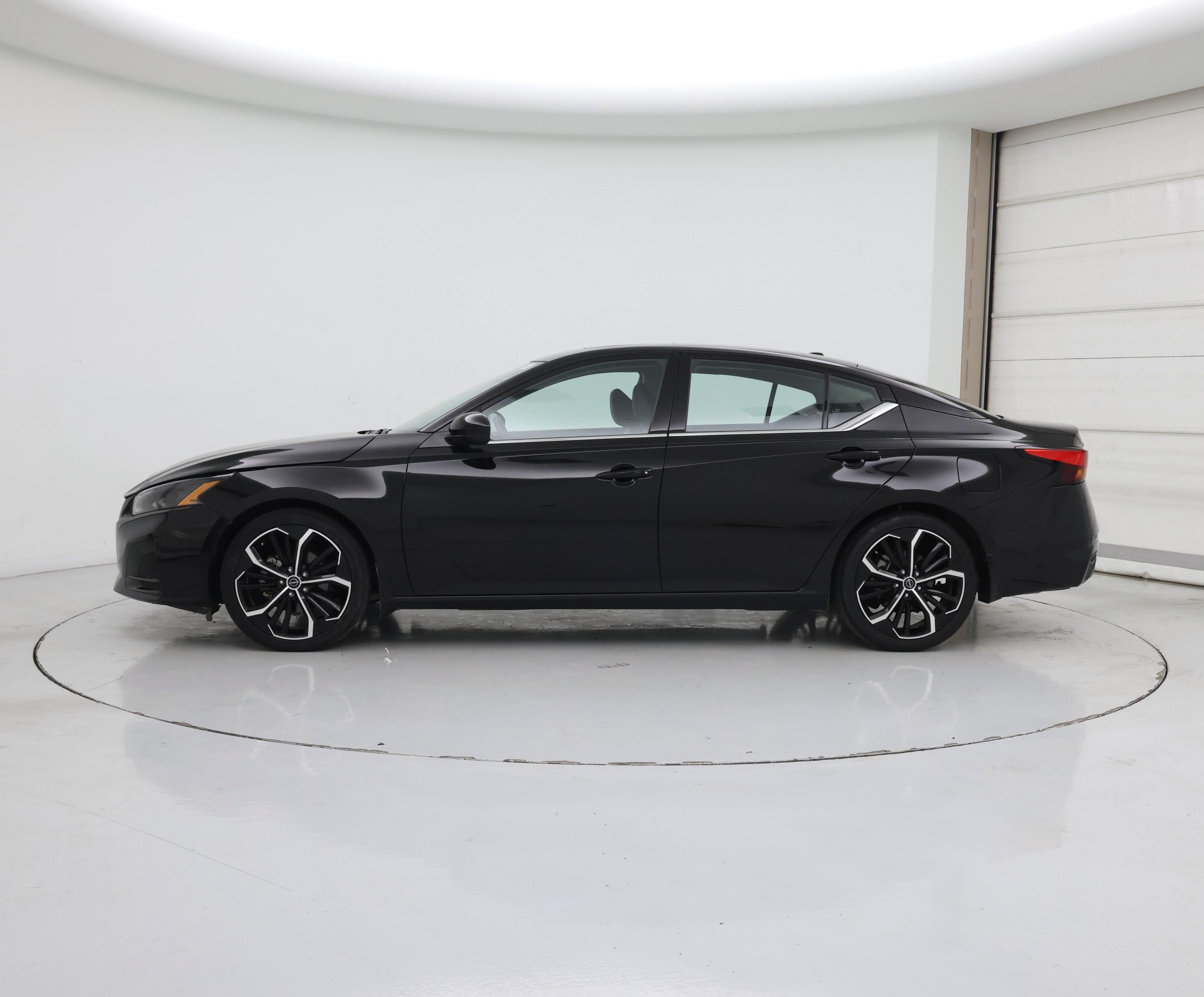 Thumbnail: 2023 Nissan Altima - 3