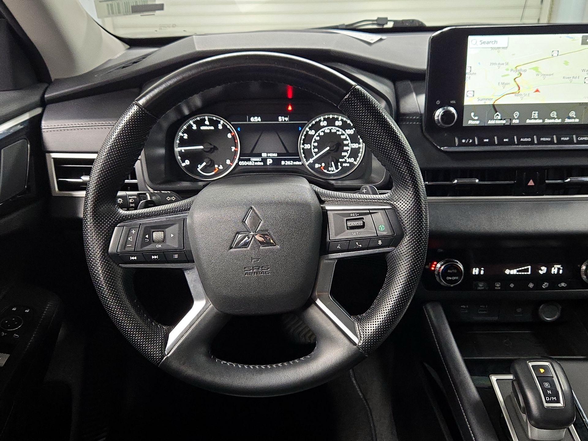 Thumbnail: 2024 Mitsubishi Outlander - 10