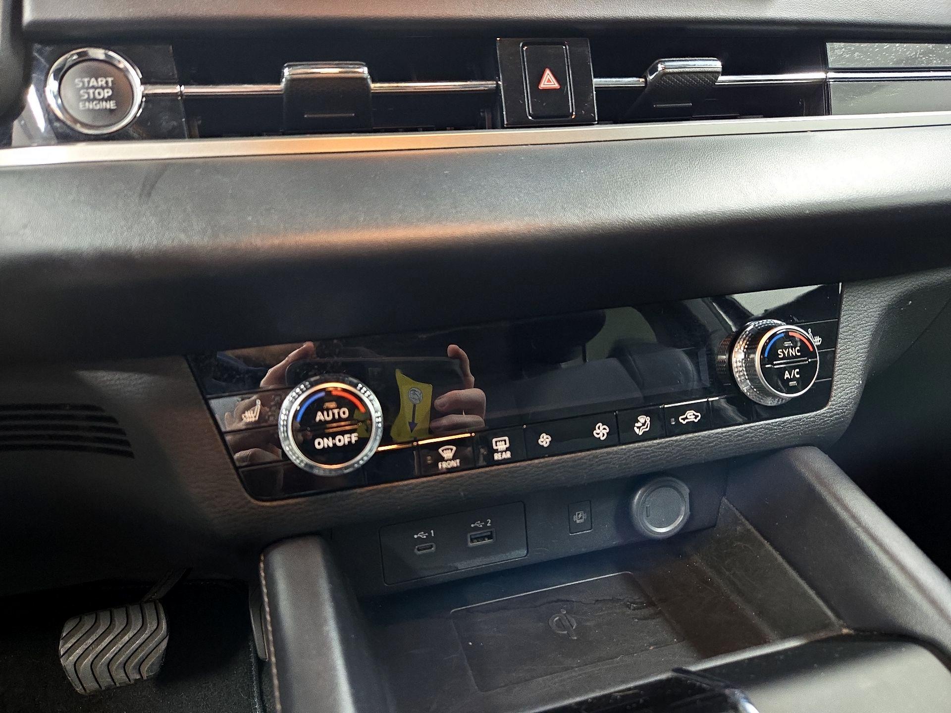 Thumbnail: 2024 Mitsubishi Outlander - 17