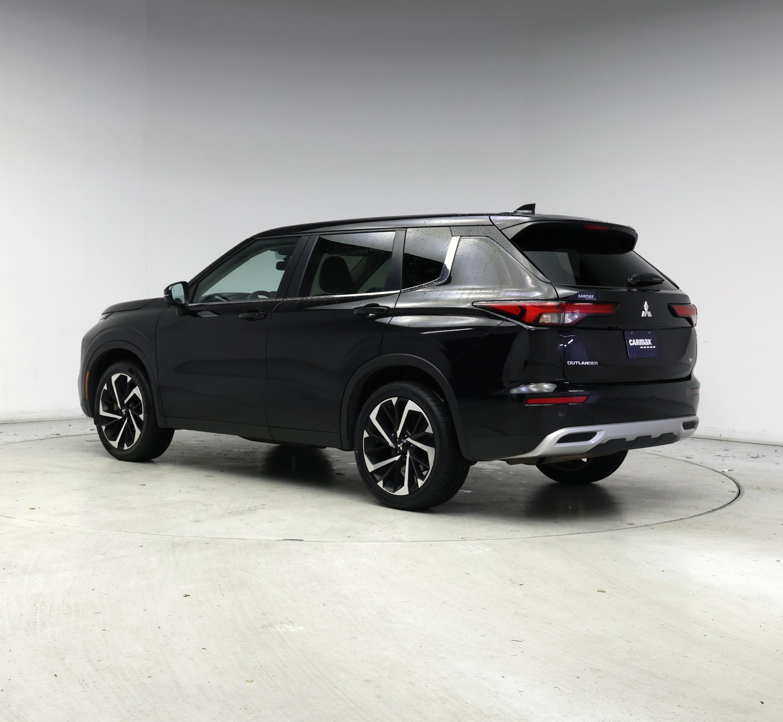 Thumbnail: 2024 Mitsubishi Outlander - 2