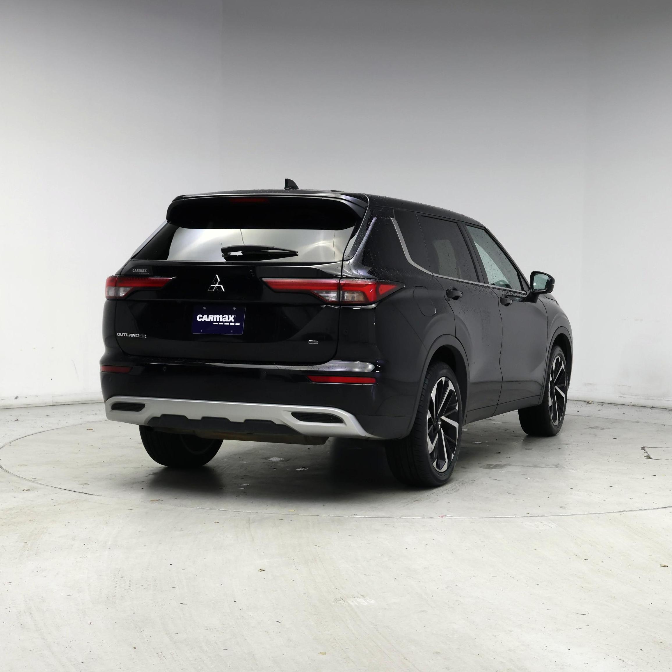 Thumbnail: 2024 Mitsubishi Outlander - 8