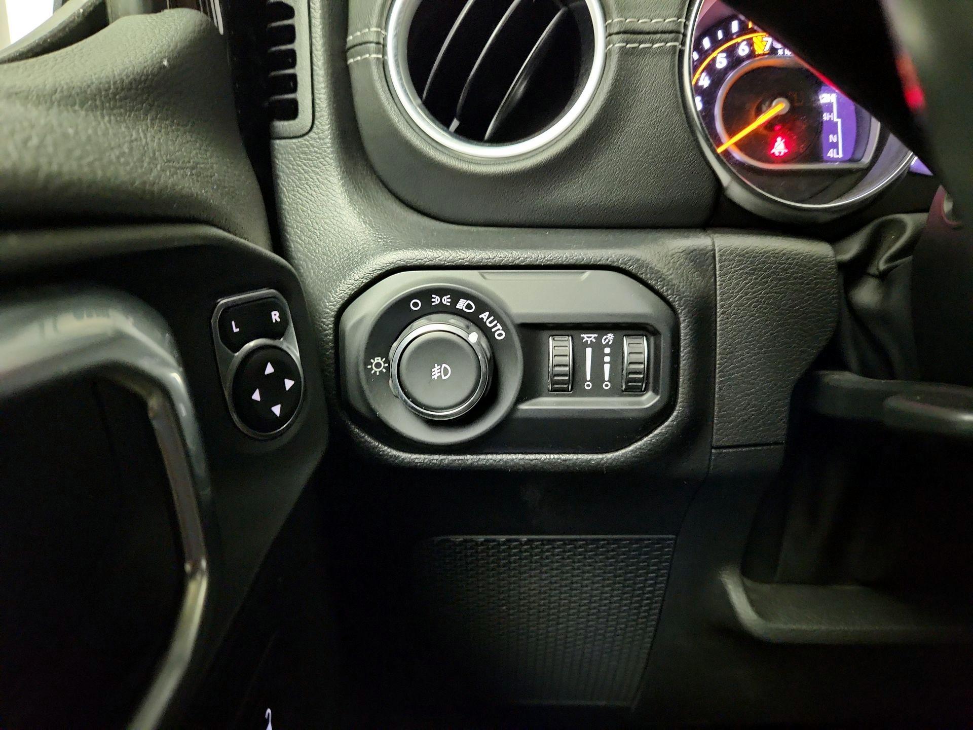 Thumbnail: 2022 Jeep Wrangler - 13