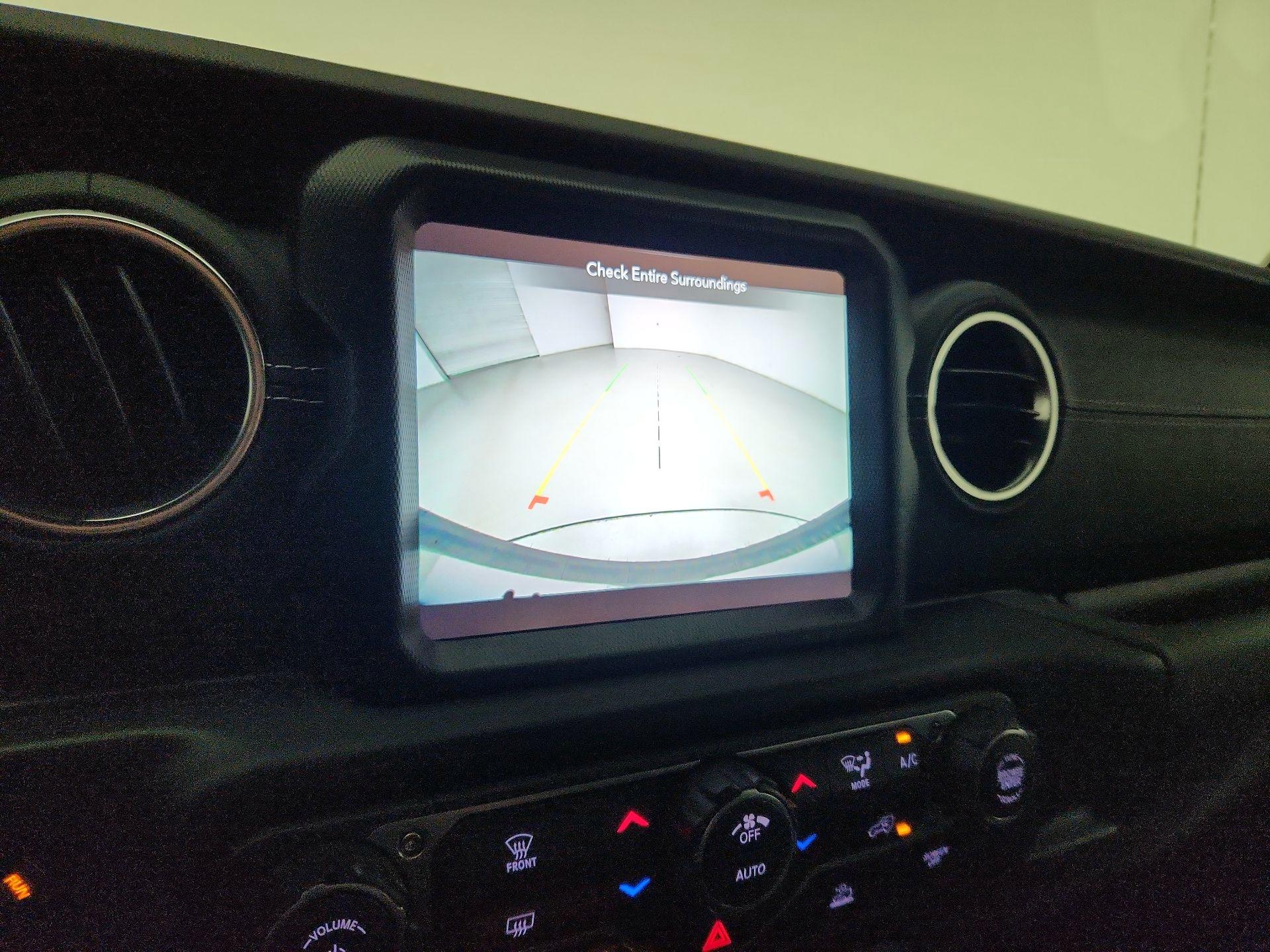 Thumbnail: 2022 Jeep Wrangler - 15