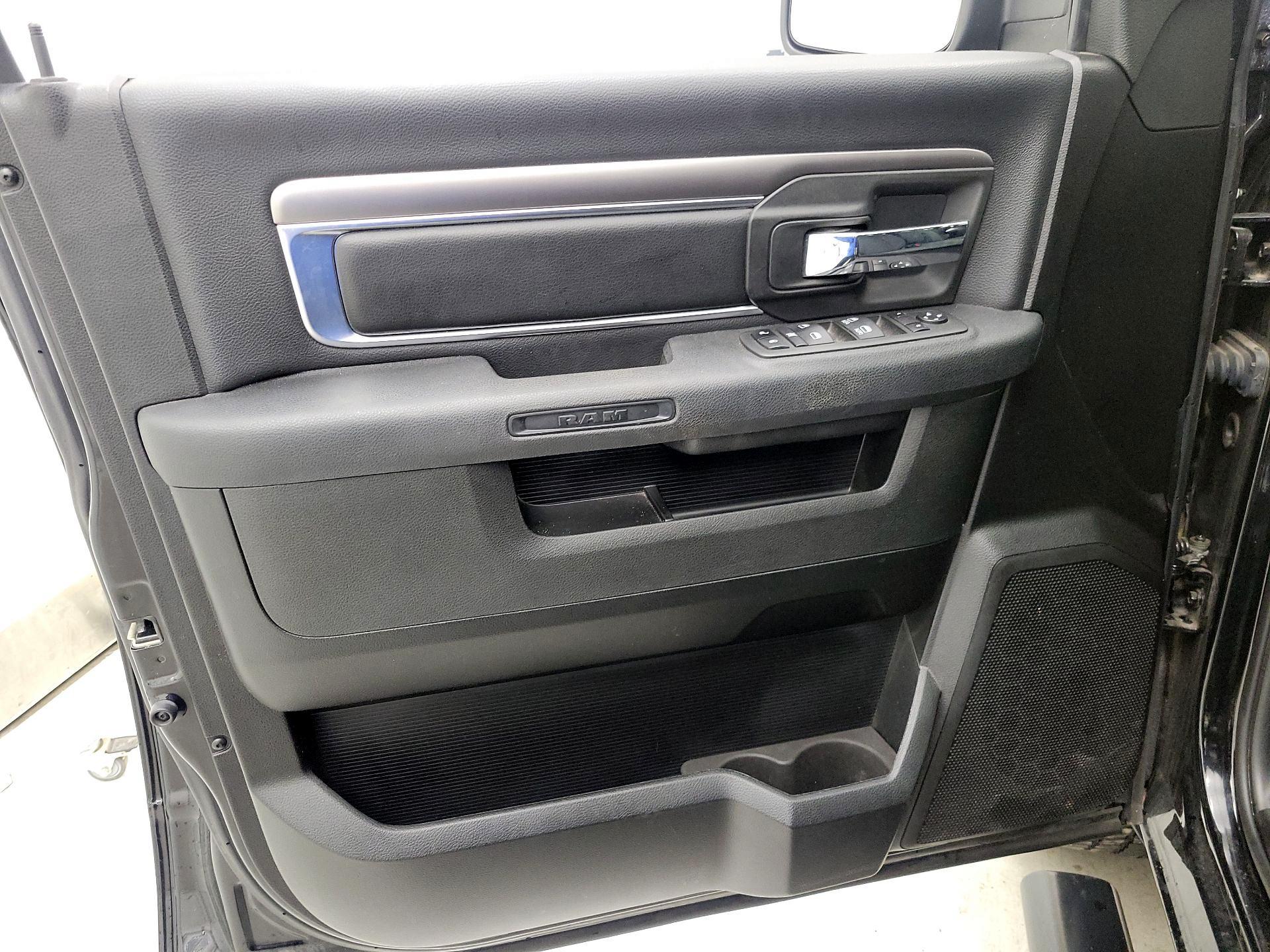 Thumbnail: 2022 RAM 1500 Classic - 12