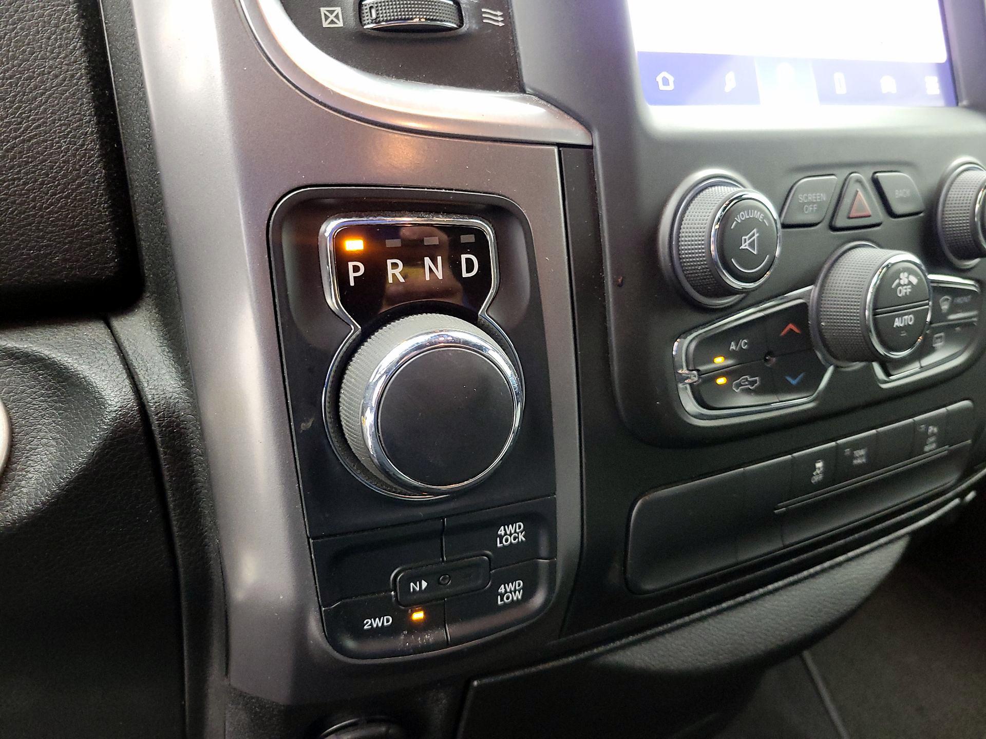 Thumbnail: 2022 RAM 1500 Classic - 16