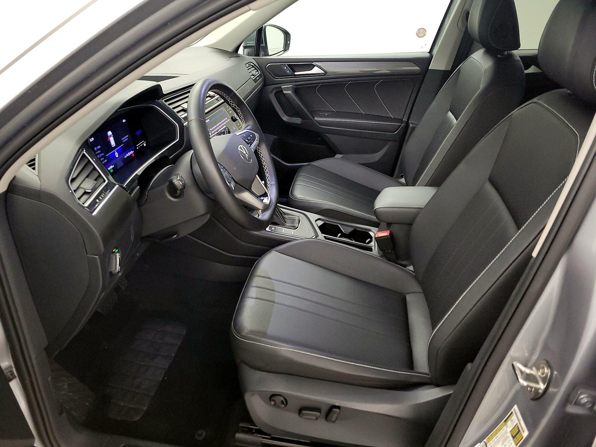 Thumbnail: 2024 Volkswagen Tiguan - 11