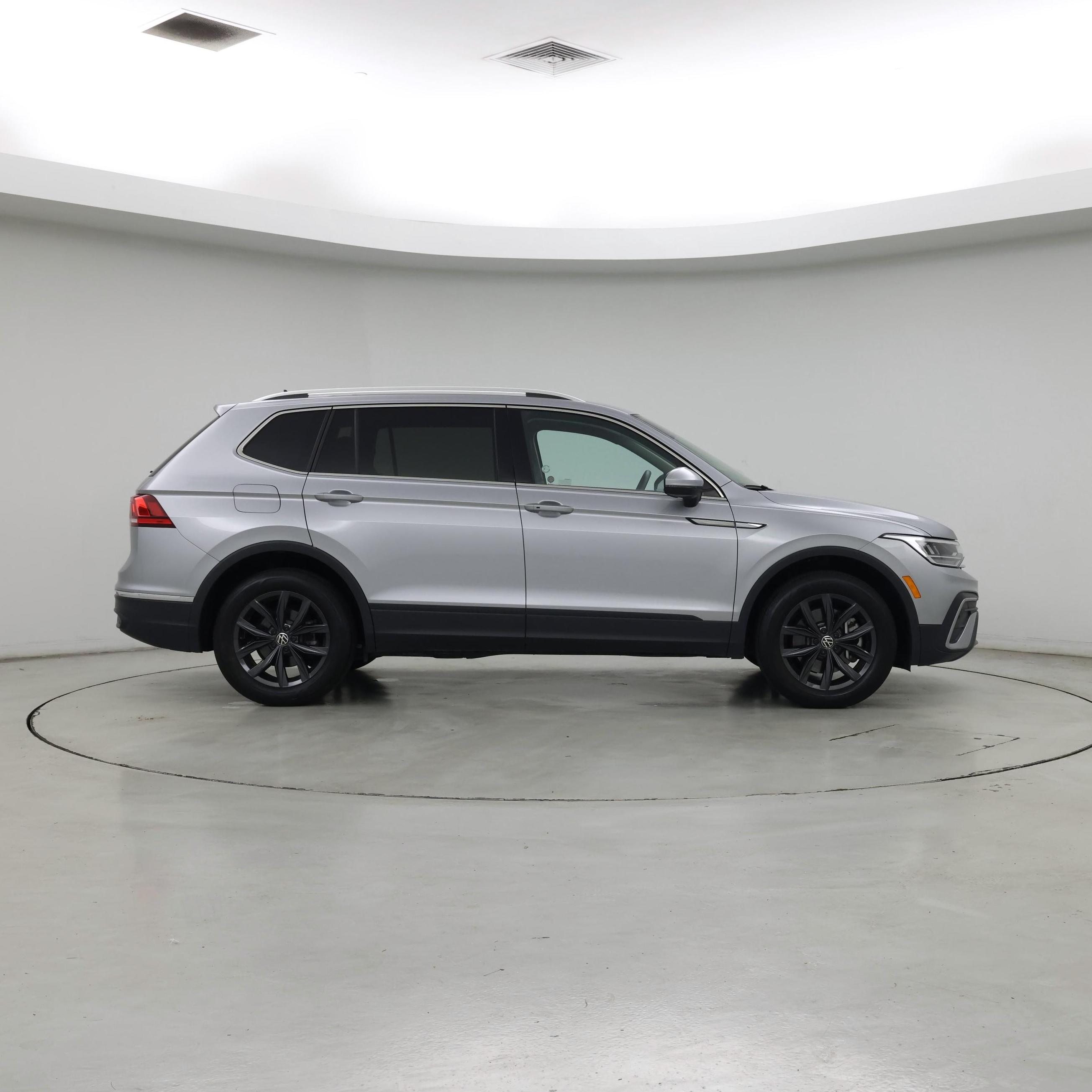 Thumbnail: 2024 Volkswagen Tiguan - 7