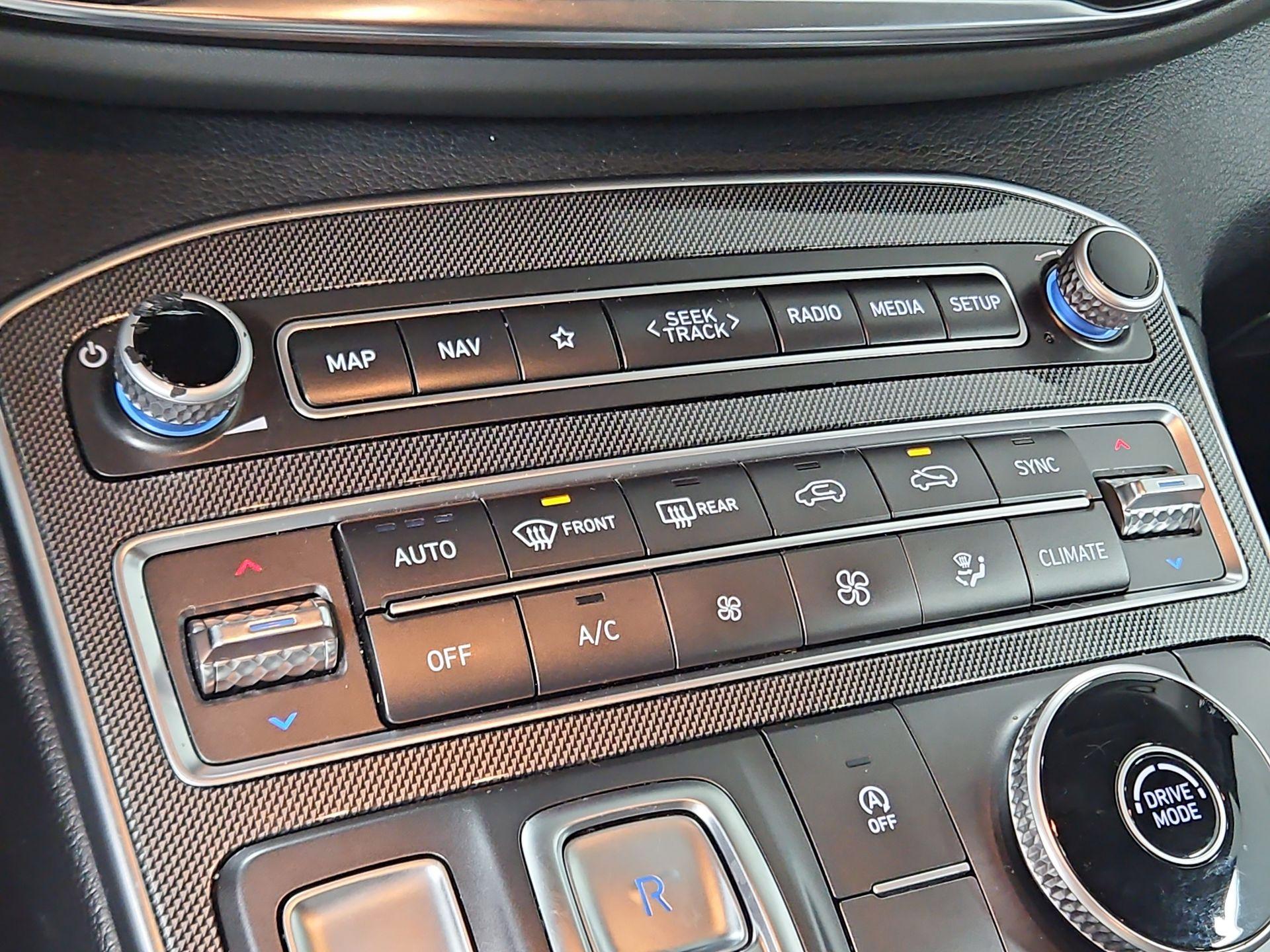 Thumbnail: 2023 Hyundai Santa Fe - 17